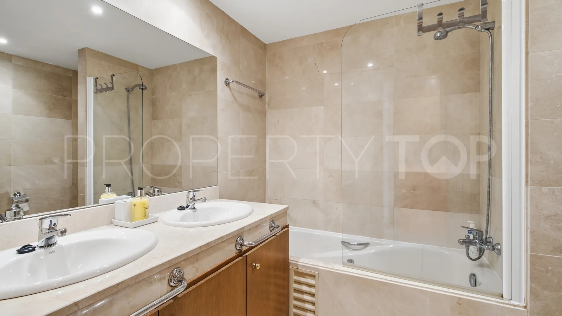 Apartamento a la venta de 3 dormitorios en Las Salinas