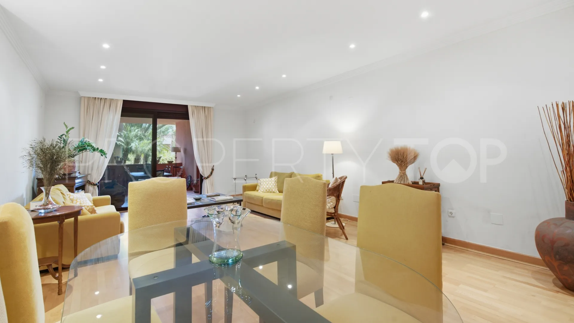 Apartamento planta baja a la venta en Las Nayades