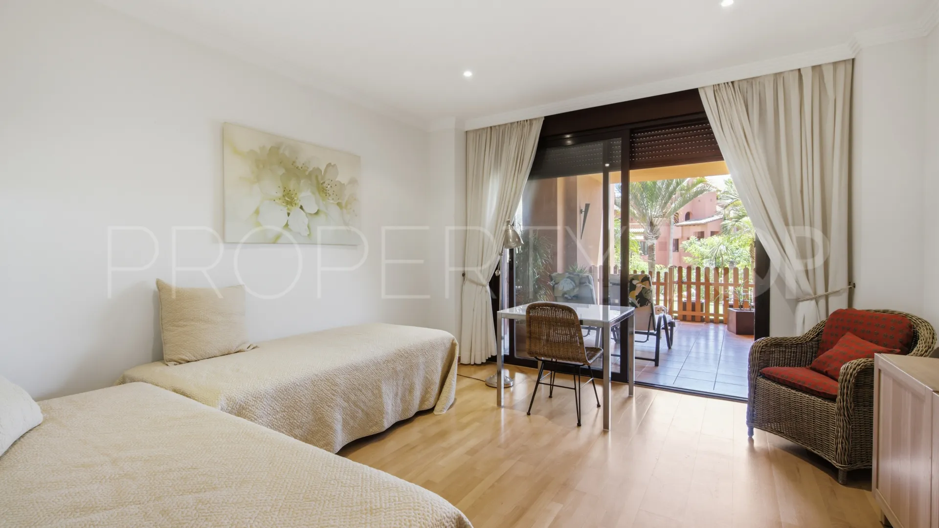 Apartamento planta baja a la venta en Las Nayades