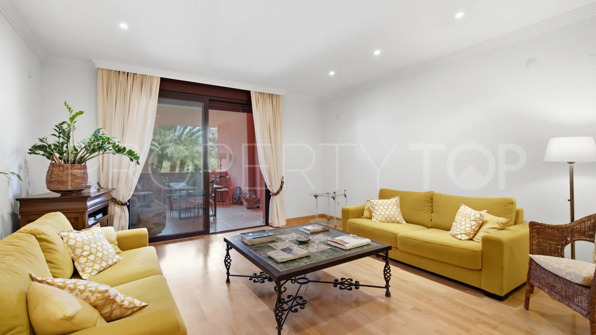 Apartamento planta baja a la venta en Las Nayades
