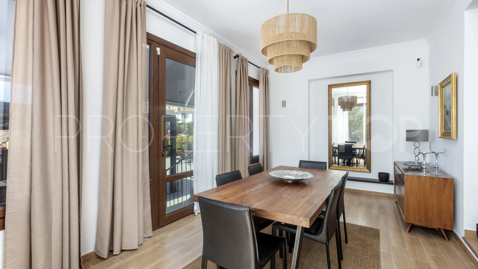 Villa en venta en Atalaya de 6 dormitorios