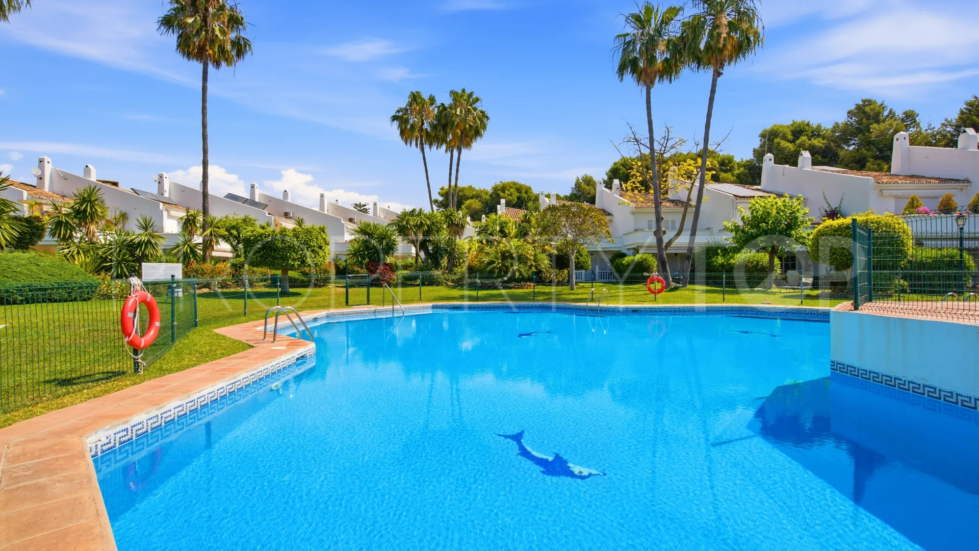 Town house in Sun Hill for sale