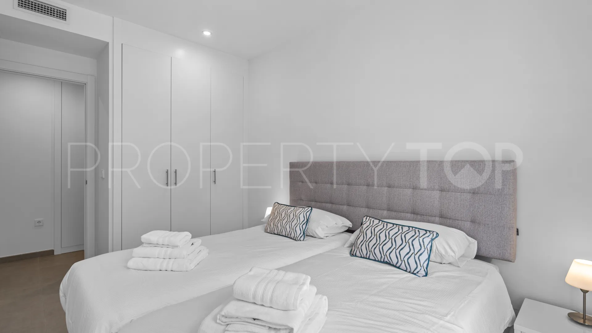 For sale penthouse in Cancelada