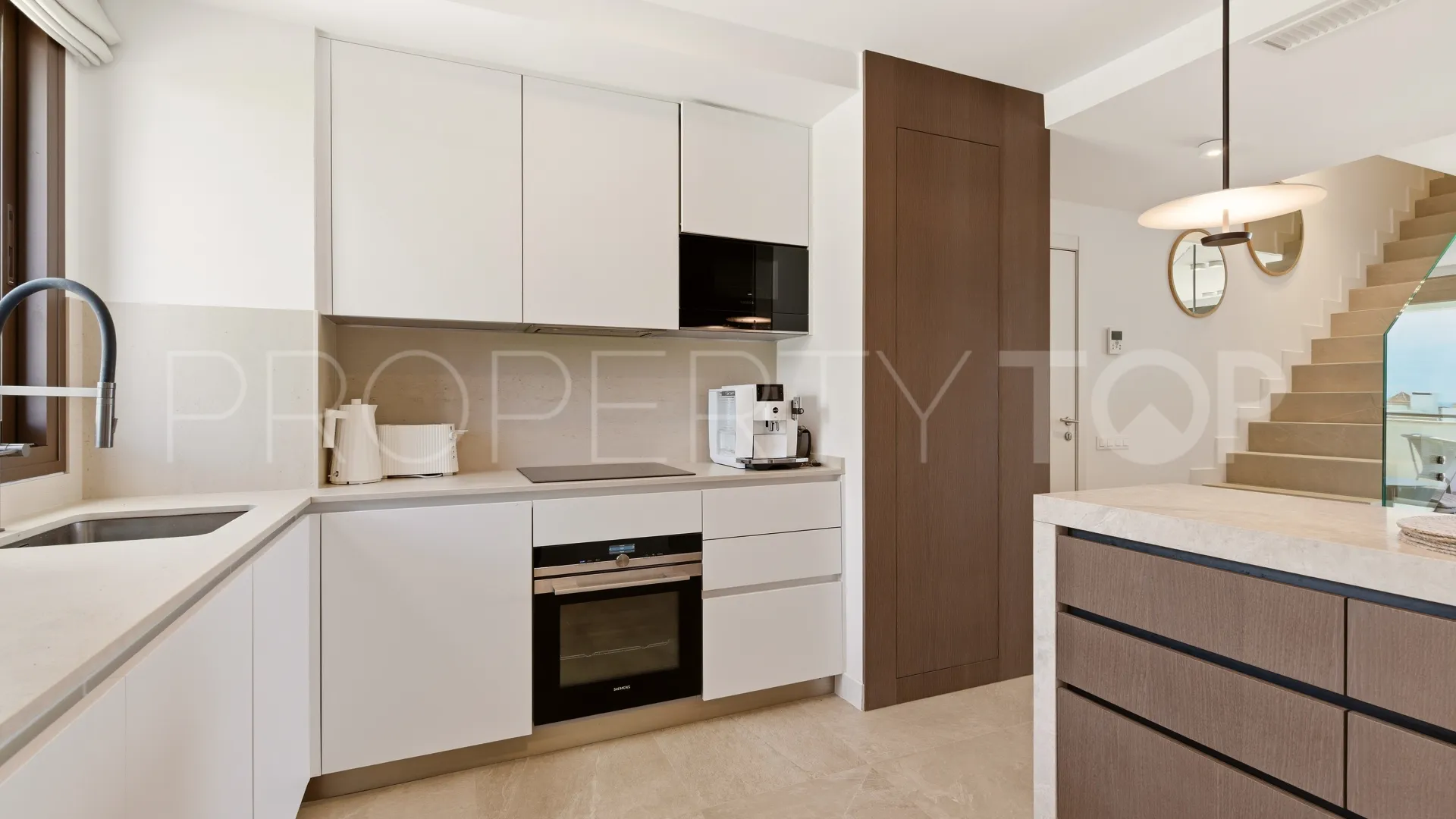 Buy penthouse in Las Mesas with 3 bedrooms