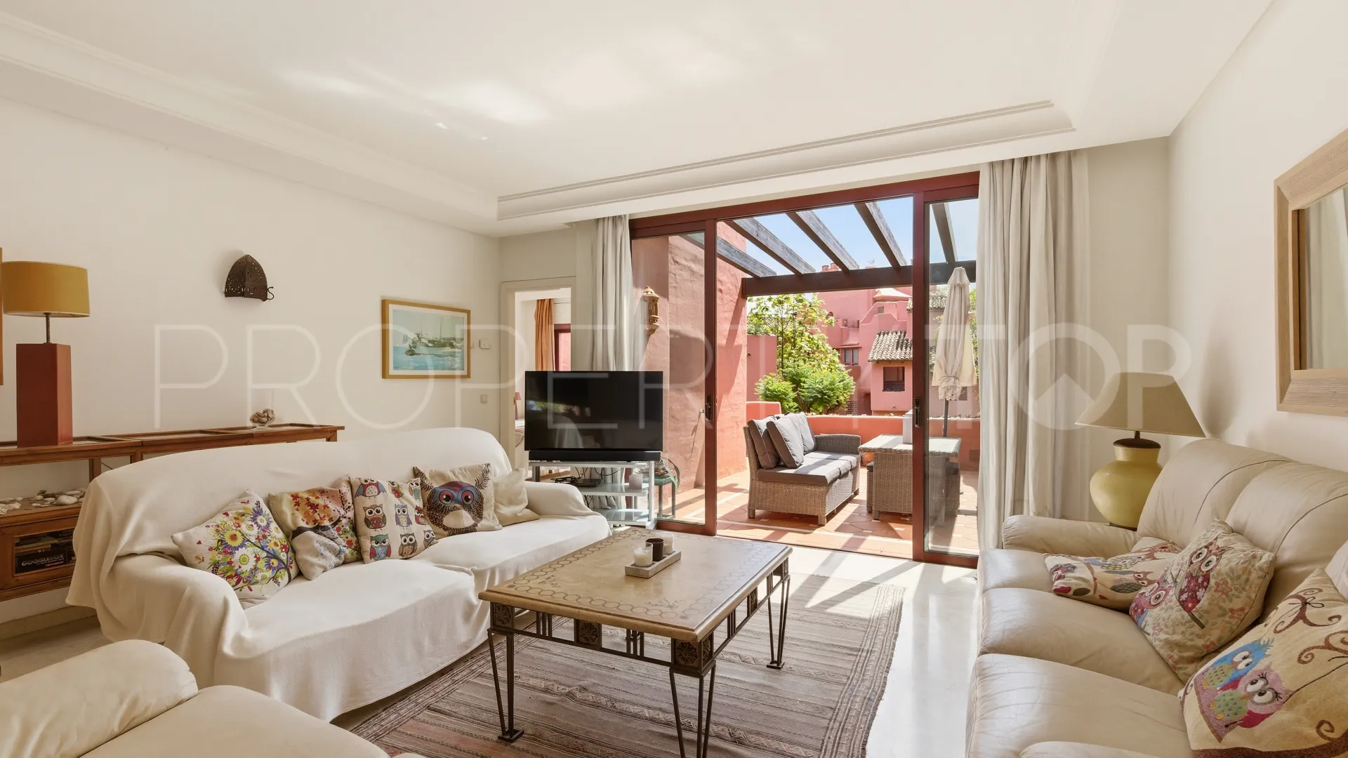 Atico duplex con 3 dormitorios a la venta en Menara Beach