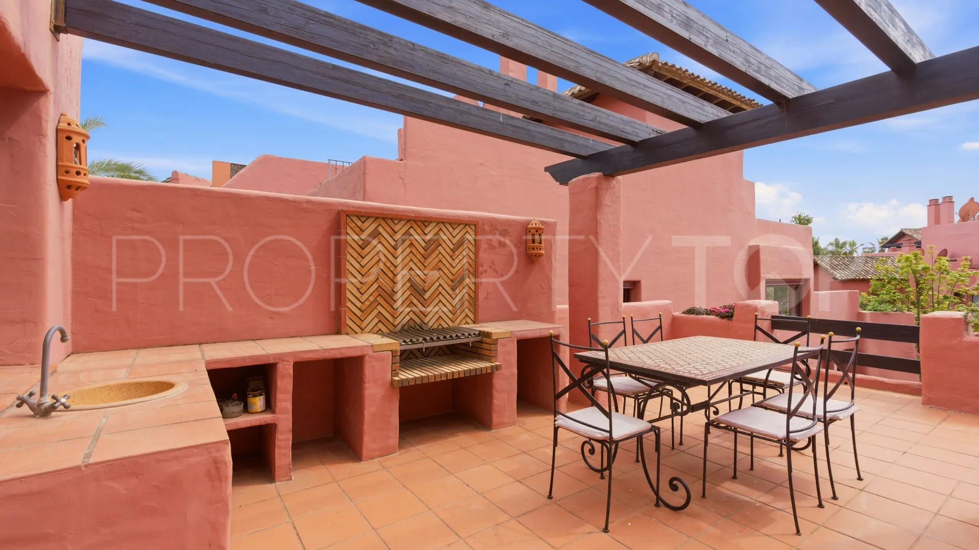 Atico duplex con 3 dormitorios a la venta en Menara Beach