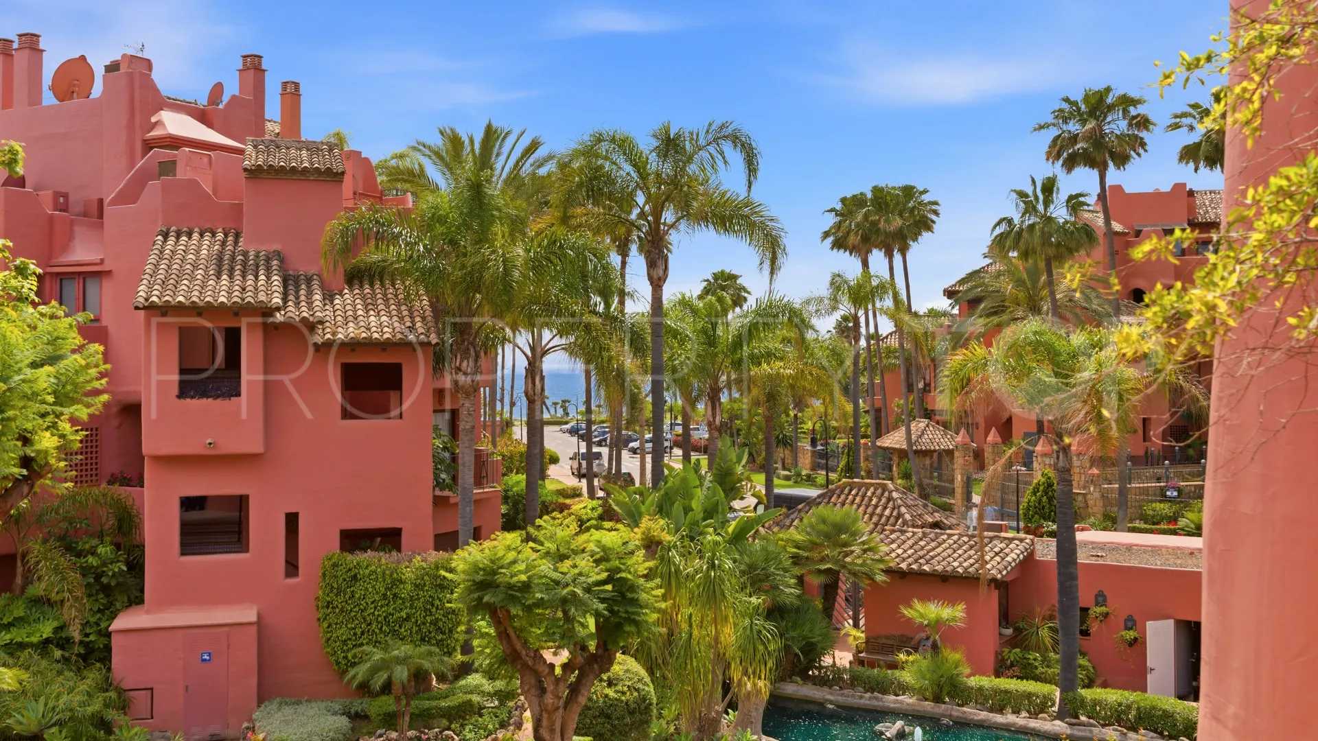 Atico duplex con 3 dormitorios a la venta en Menara Beach
