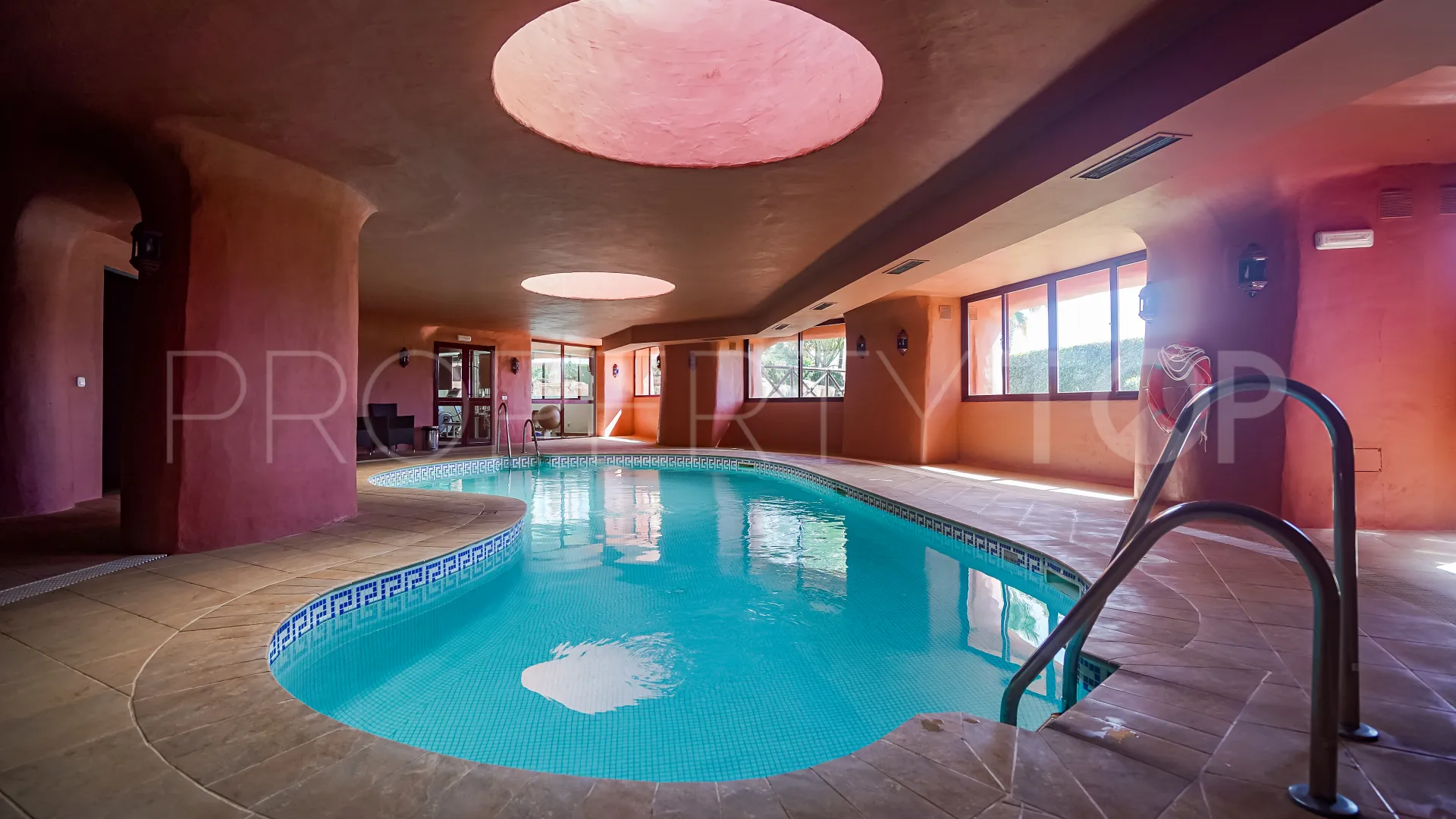 Atico duplex con 3 dormitorios a la venta en Menara Beach