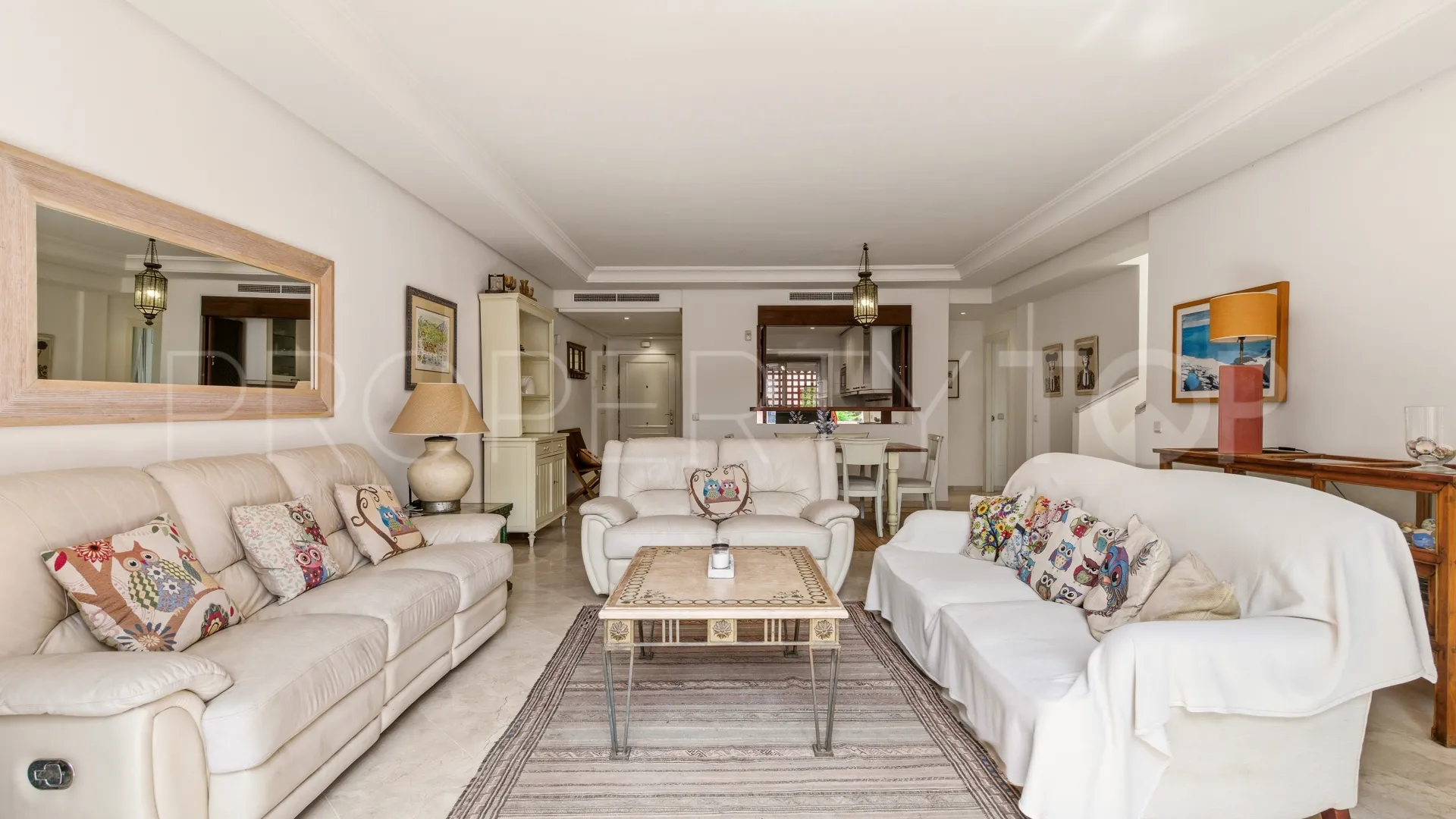Atico duplex con 3 dormitorios a la venta en Menara Beach