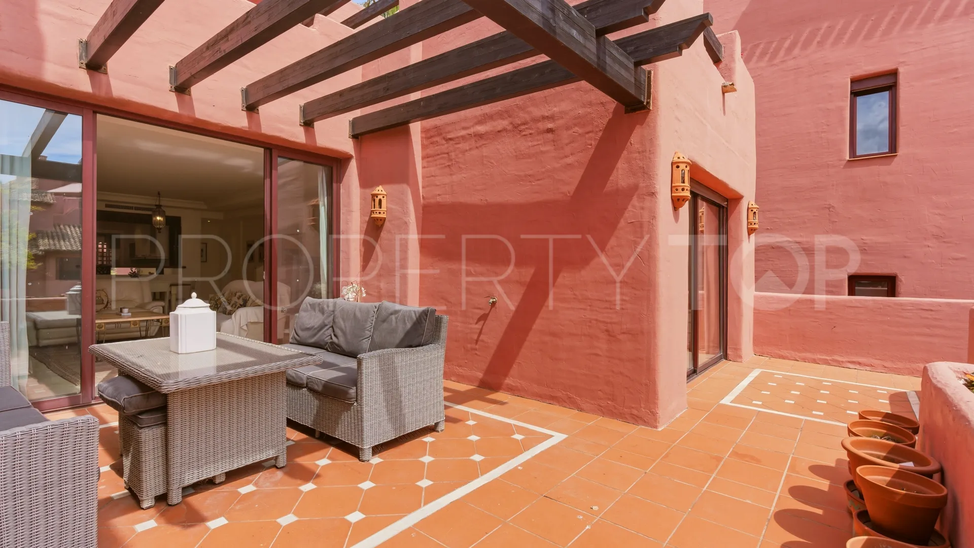 Atico duplex con 3 dormitorios a la venta en Menara Beach