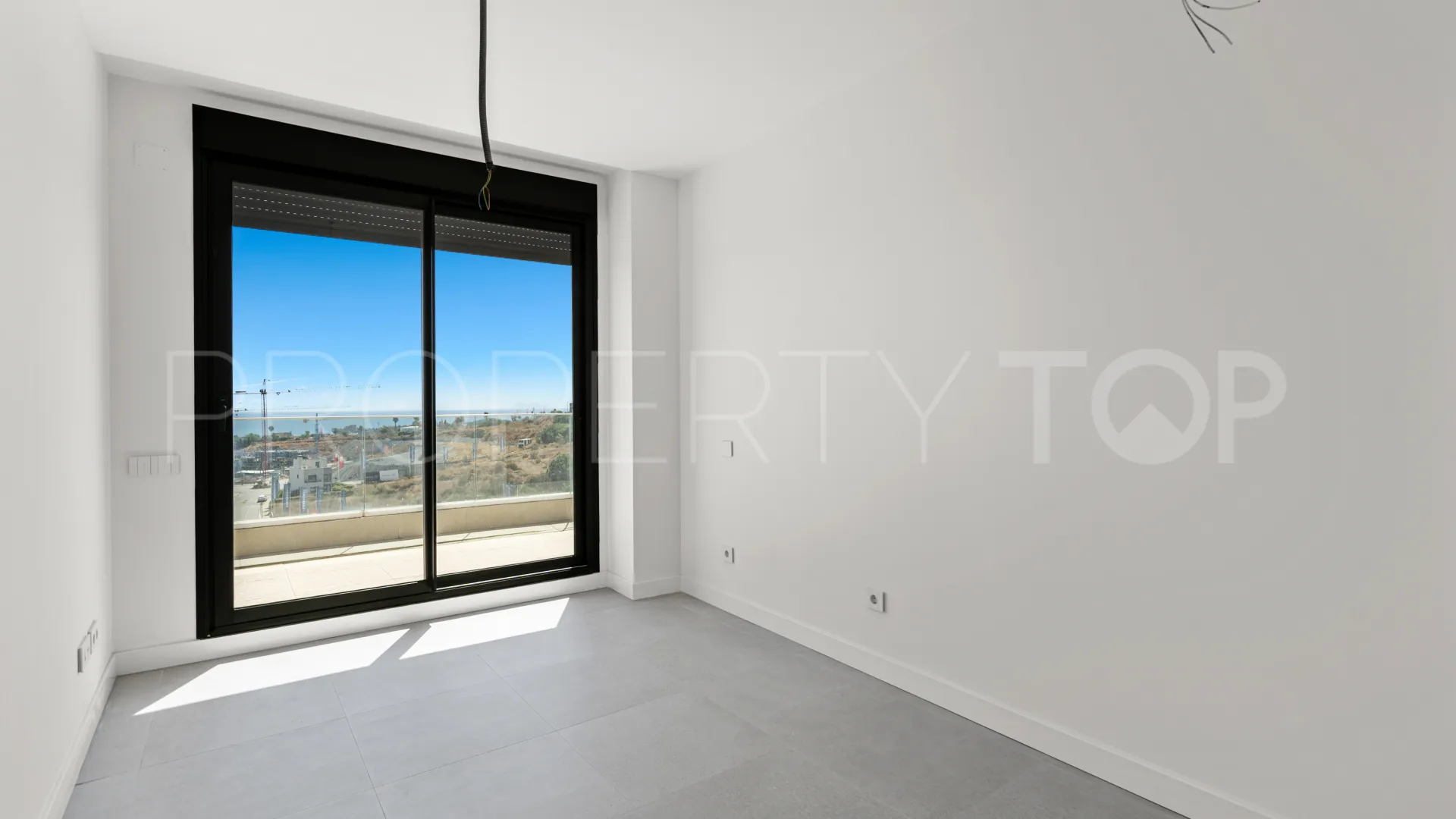 Apartamento con 2 dormitorios a la venta en Selwo