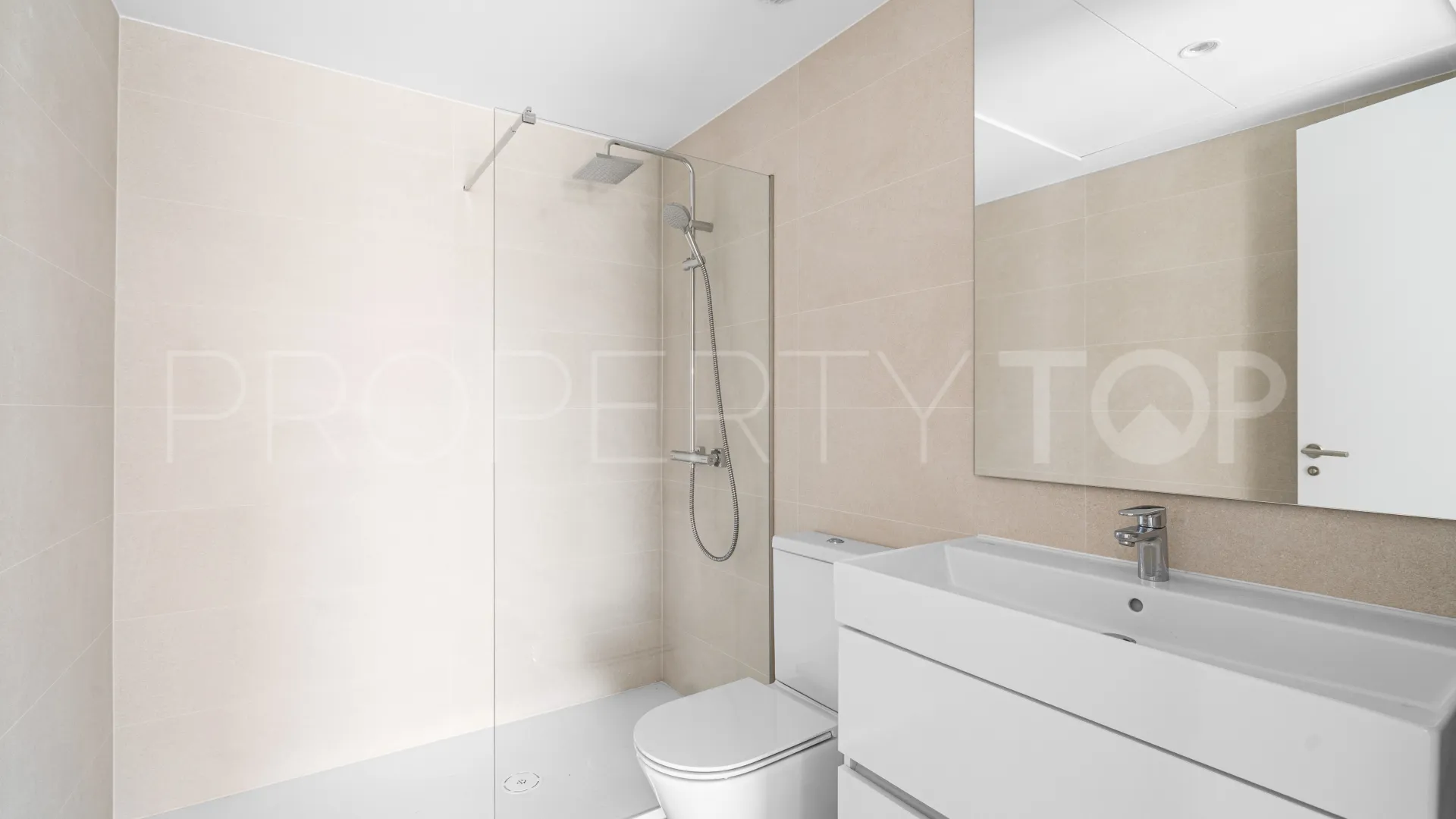 Apartamento con 2 dormitorios a la venta en Selwo