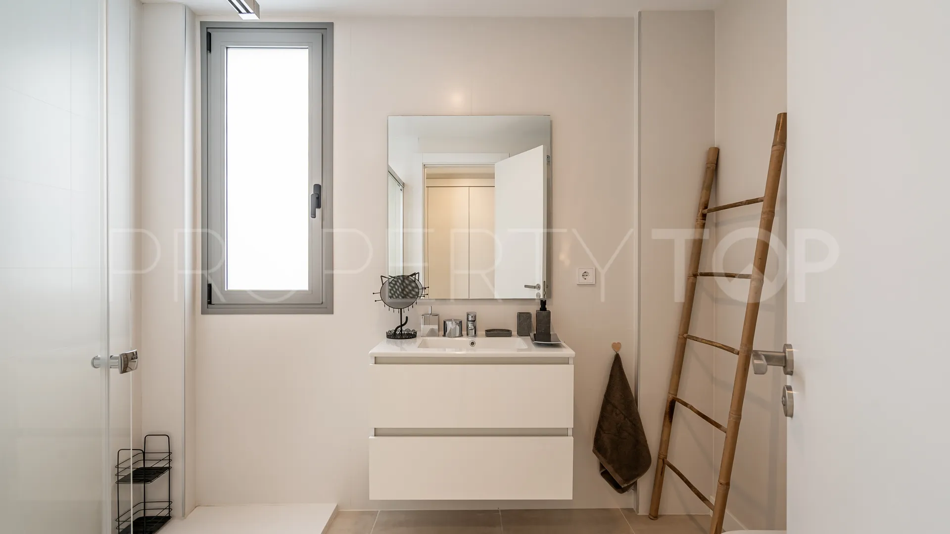 2 bedrooms Vanian Green Village ground floor apartment for sale