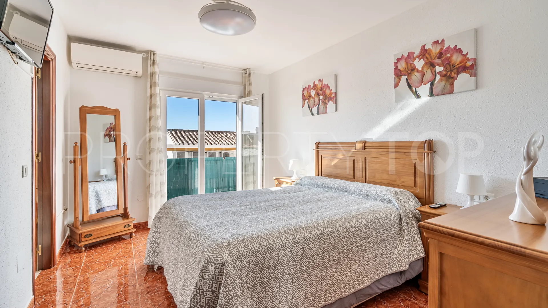 3 bedrooms town house for sale in Estepona