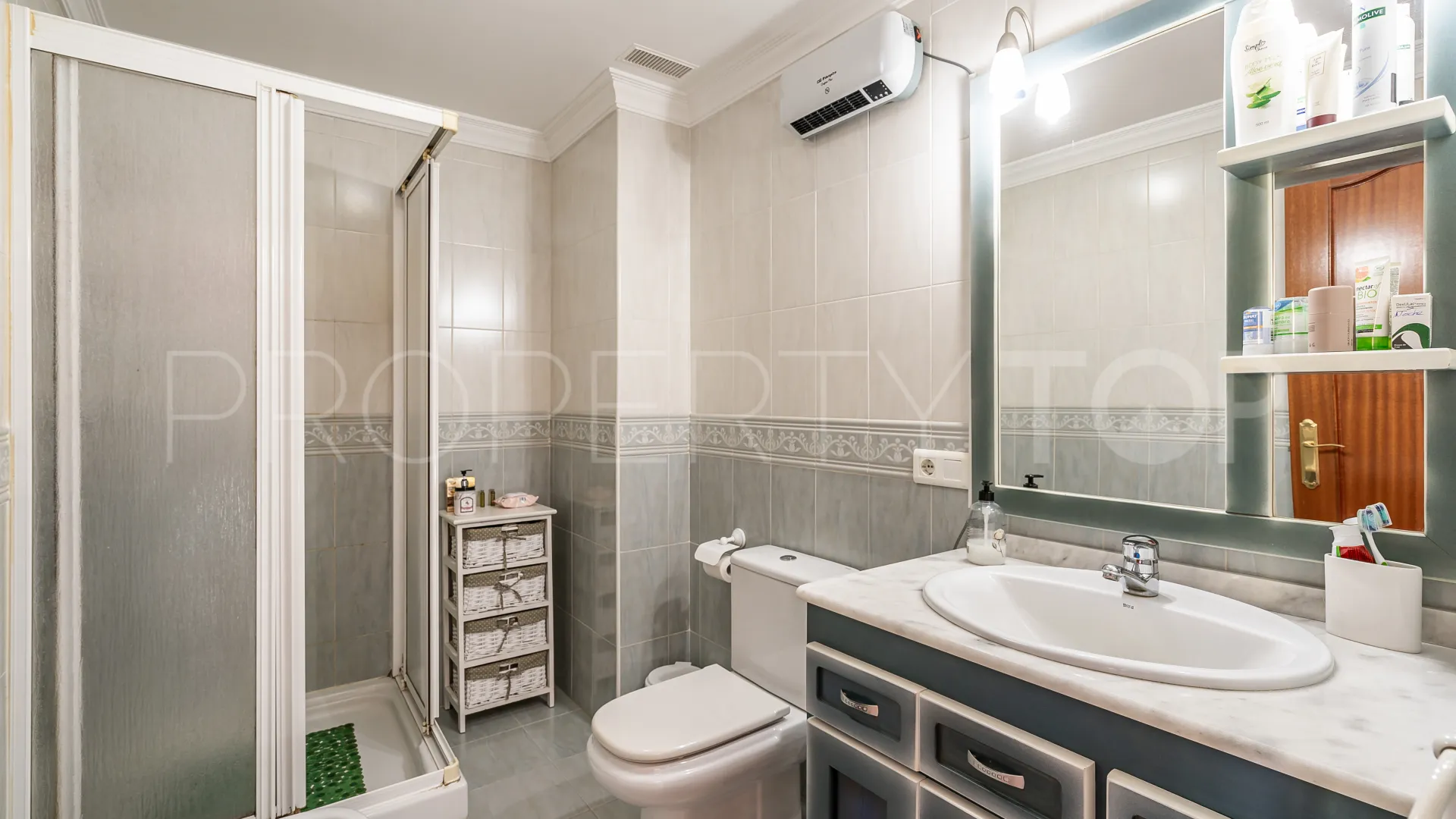 3 bedrooms town house for sale in Estepona
