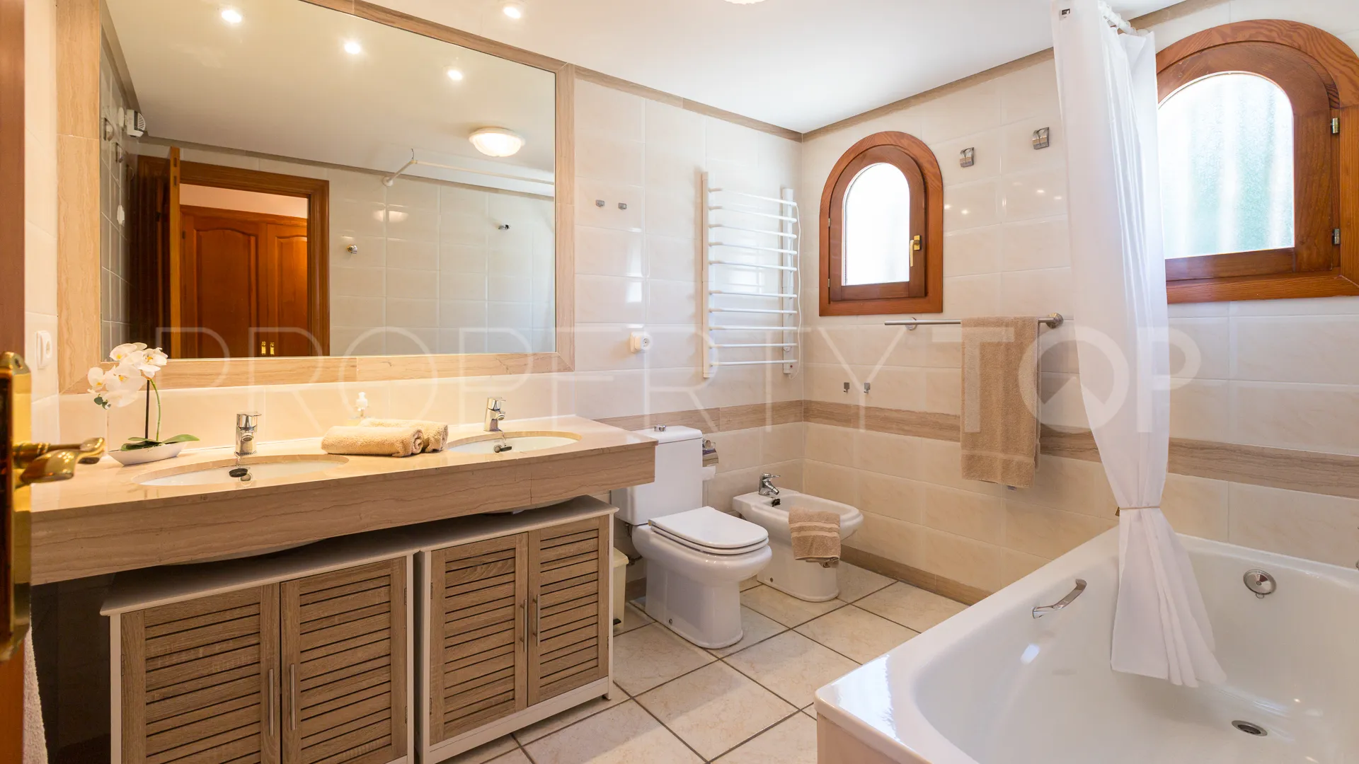 Villa de 3 dormitorios a la venta en Adsubia
