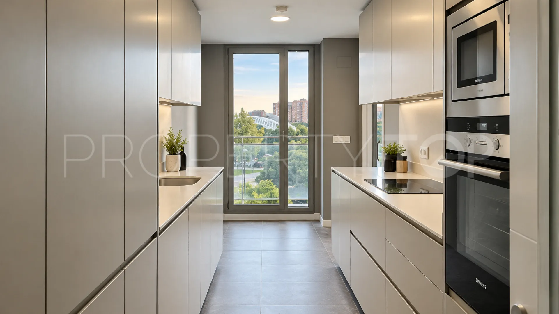 Valencia 4 bedrooms flat for sale