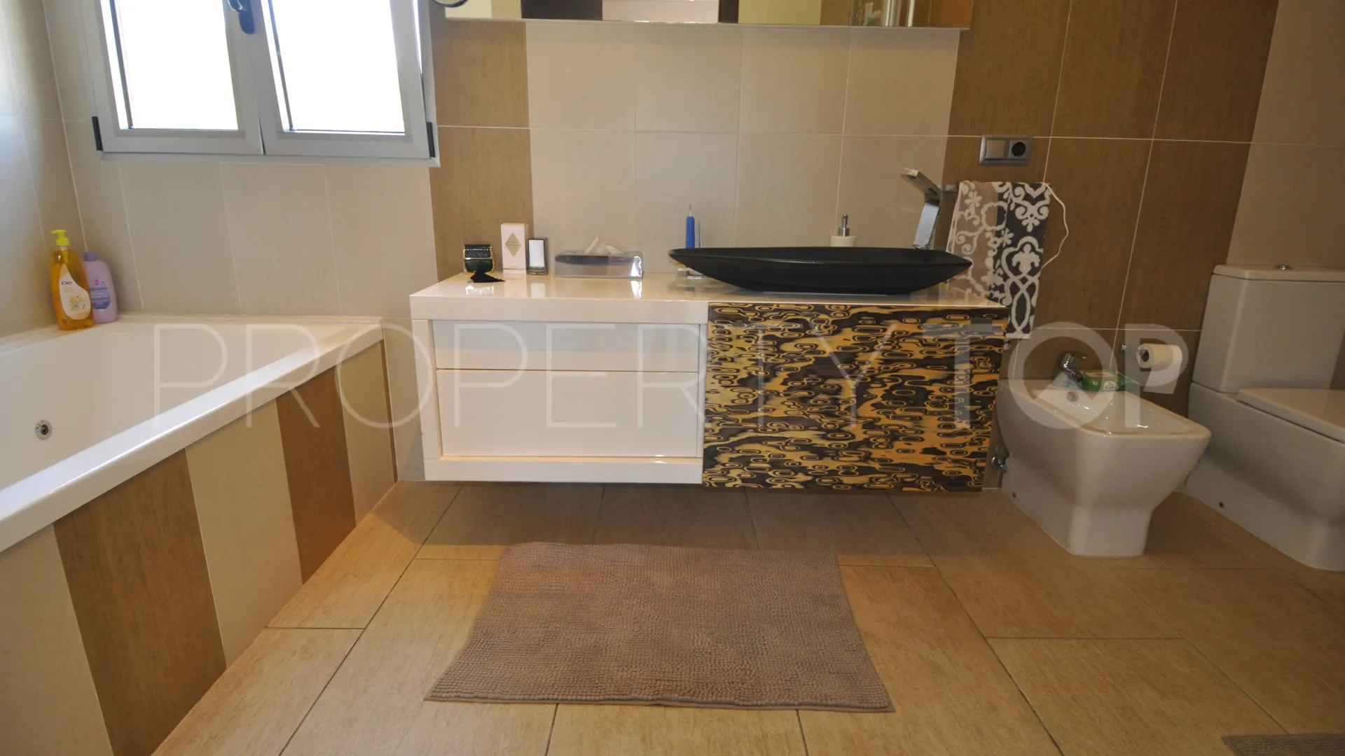 For sale Puerta Fenicia 5 bedrooms villa