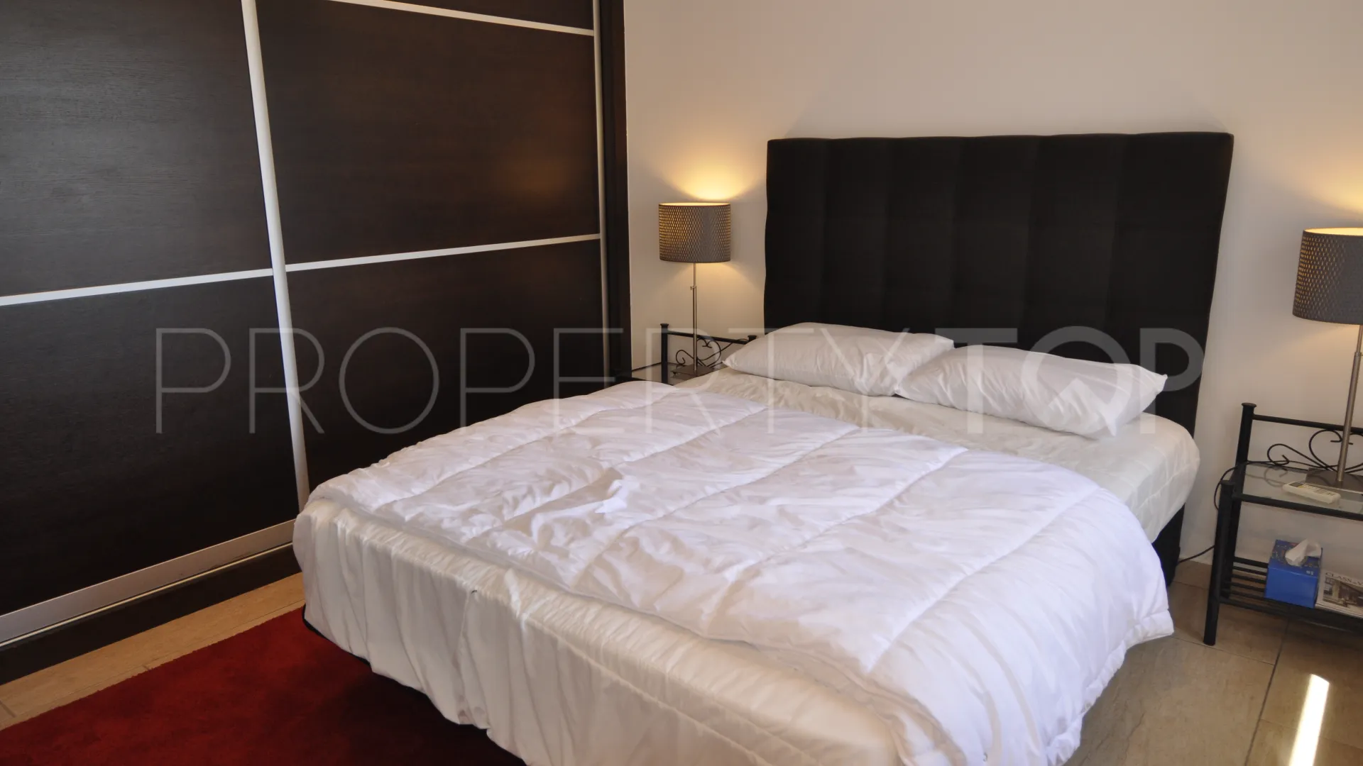 For sale Puerta Fenicia 5 bedrooms villa