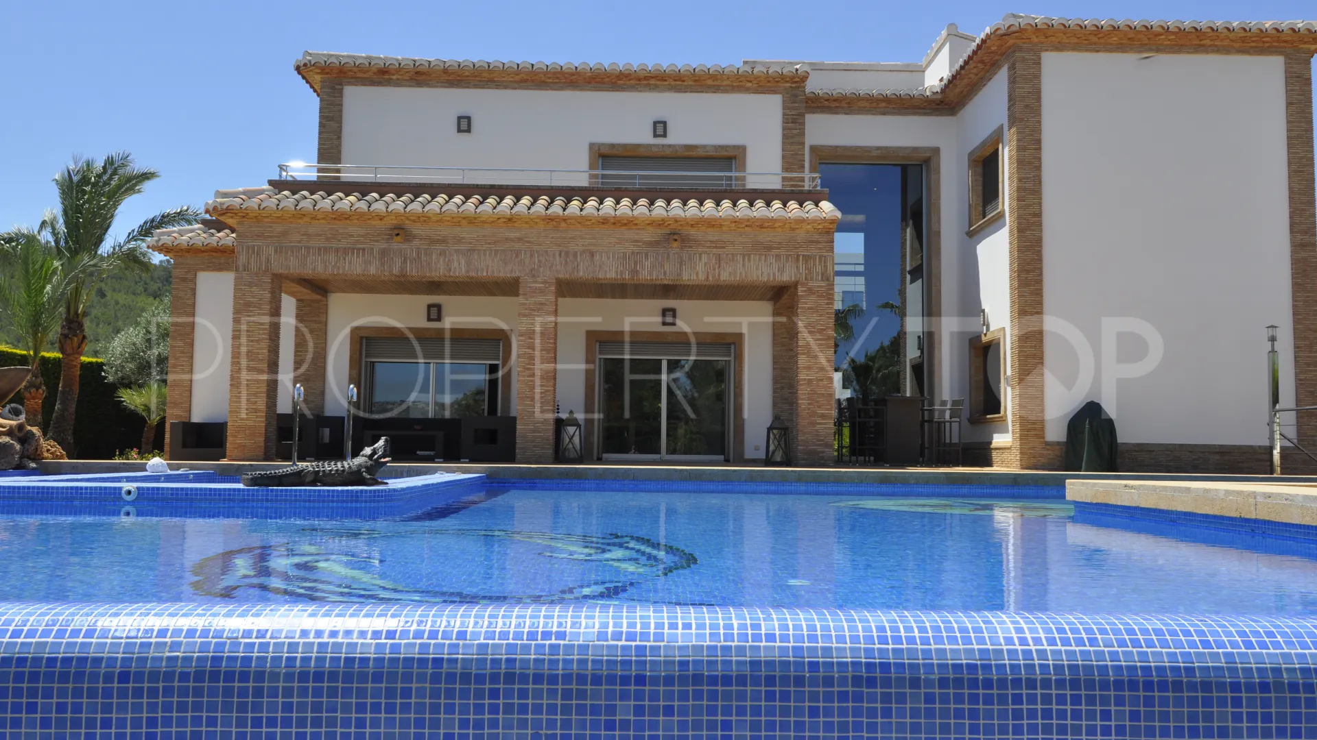 For sale Puerta Fenicia 5 bedrooms villa