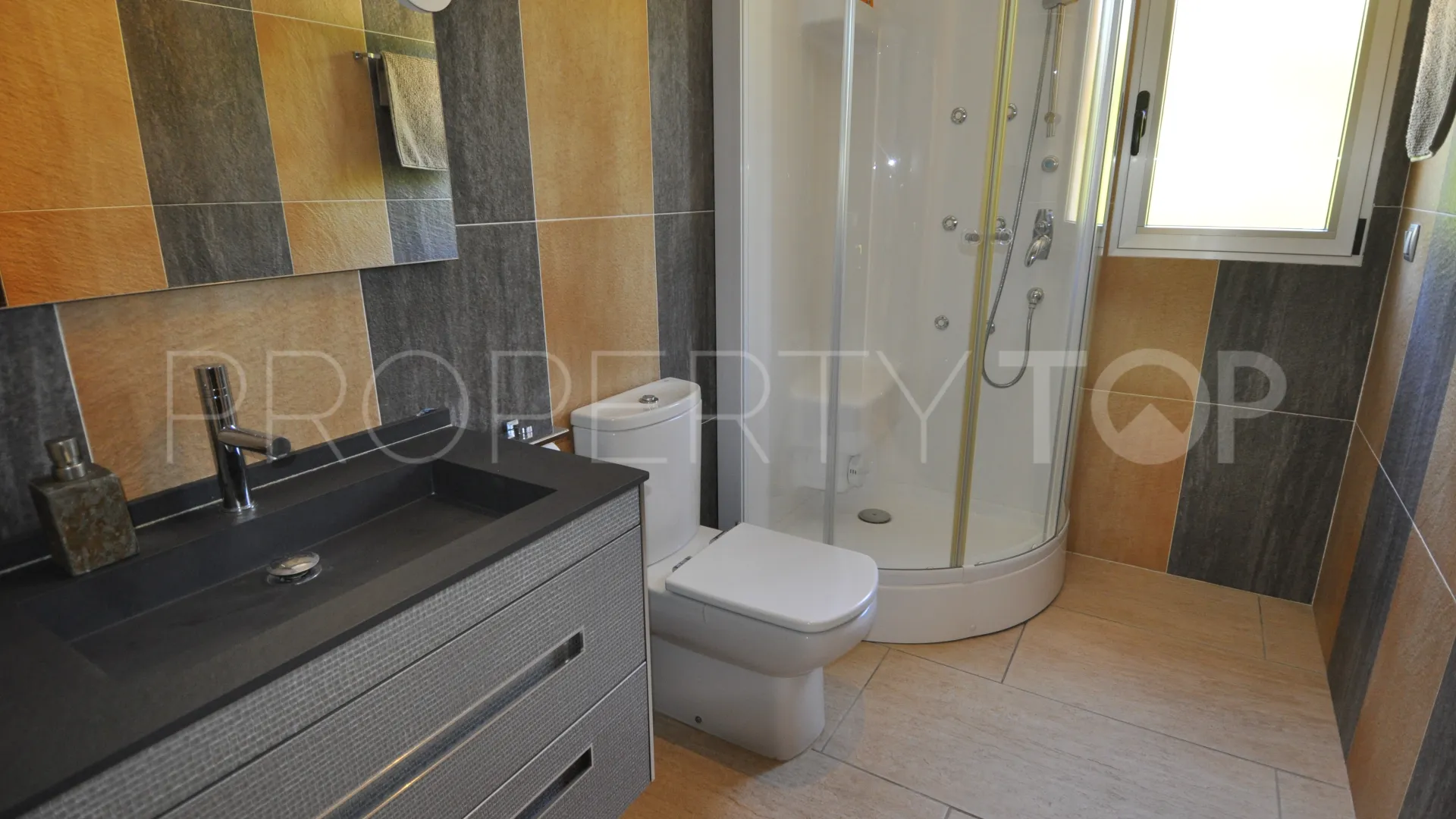 For sale Puerta Fenicia 5 bedrooms villa