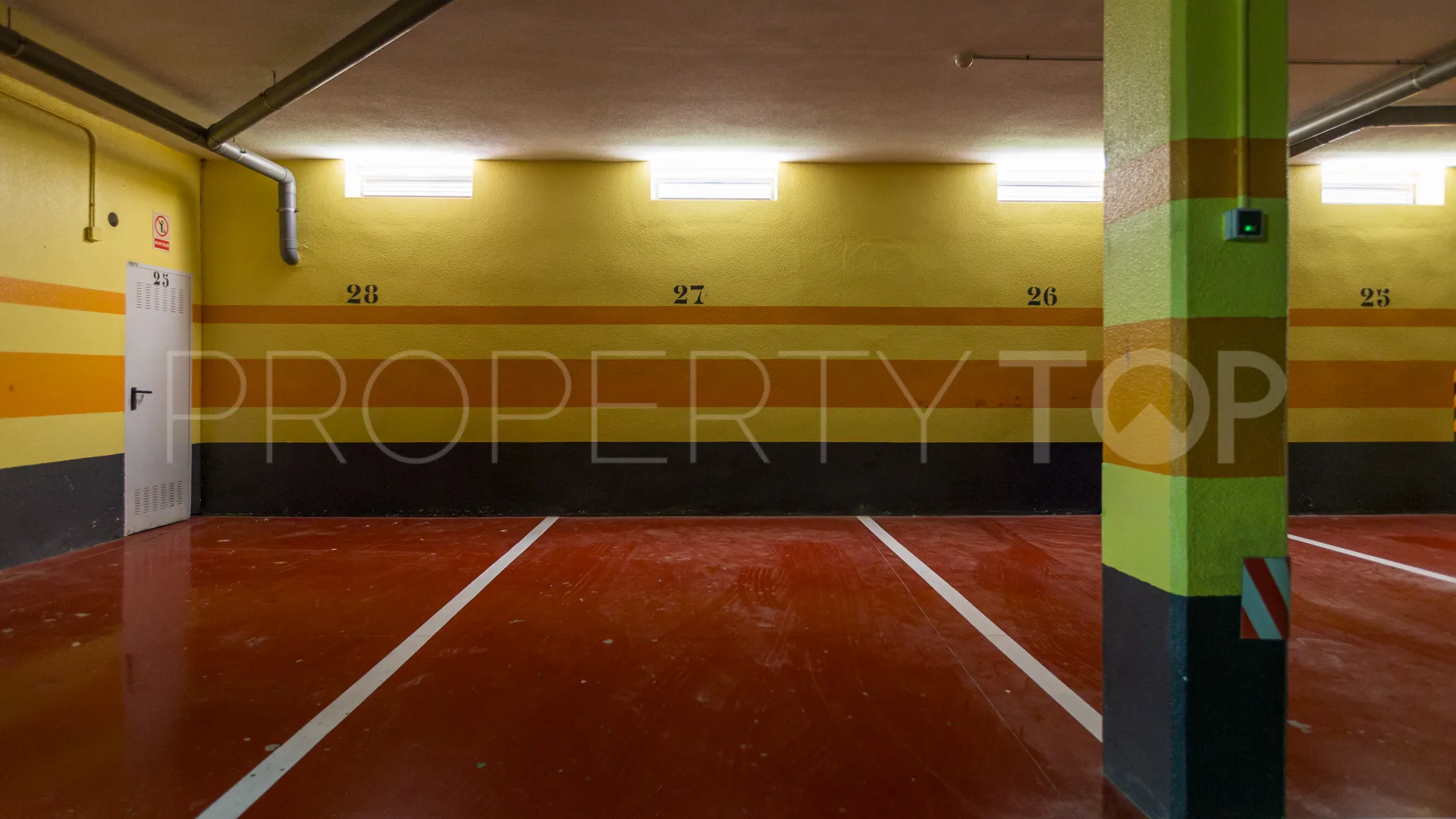 Buy town house in Avda. Augusta