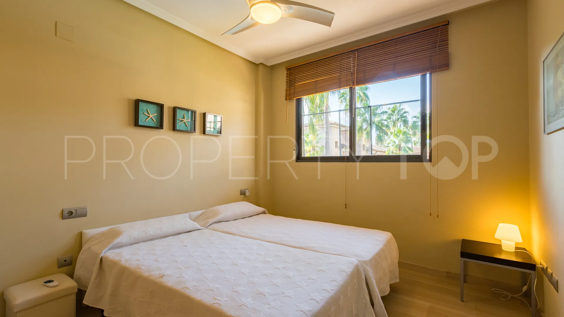 Buy town house in Avda. Augusta