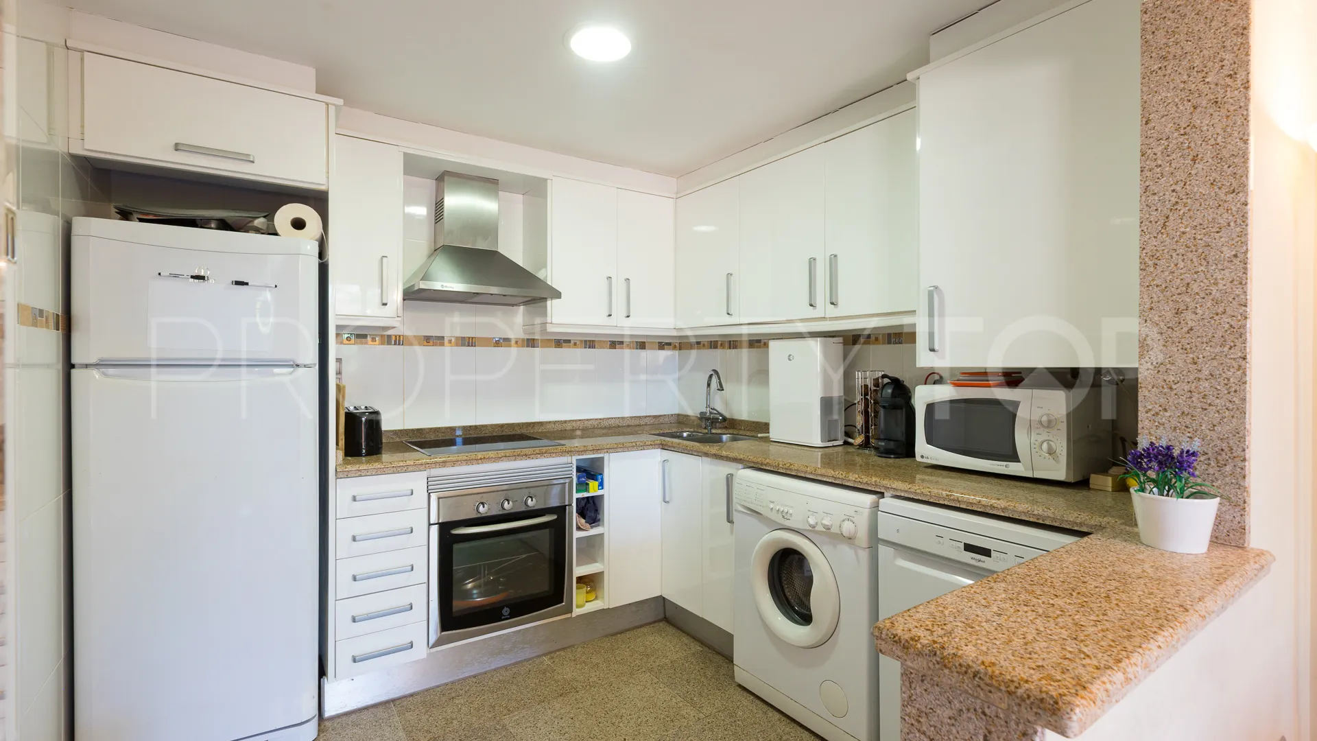 Buy town house in Avda. Augusta