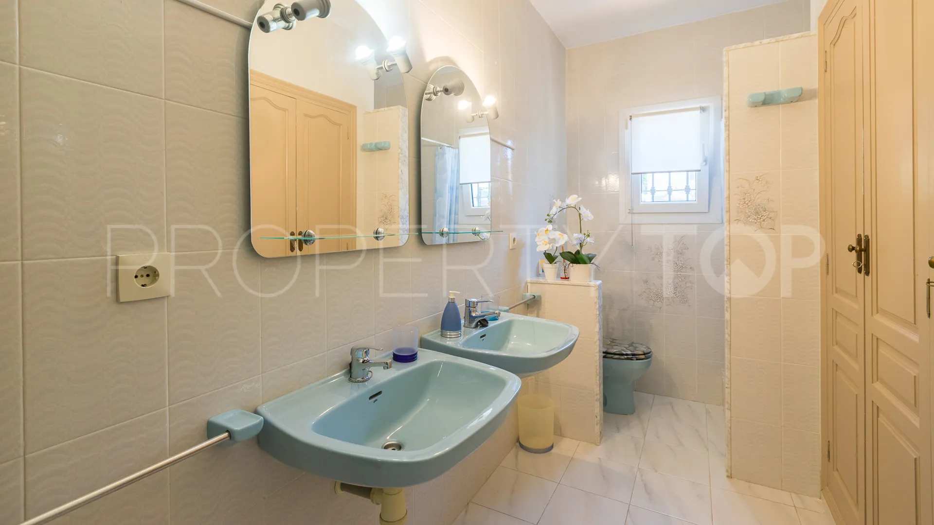 Buy villa in Pinosol with 3 bedrooms