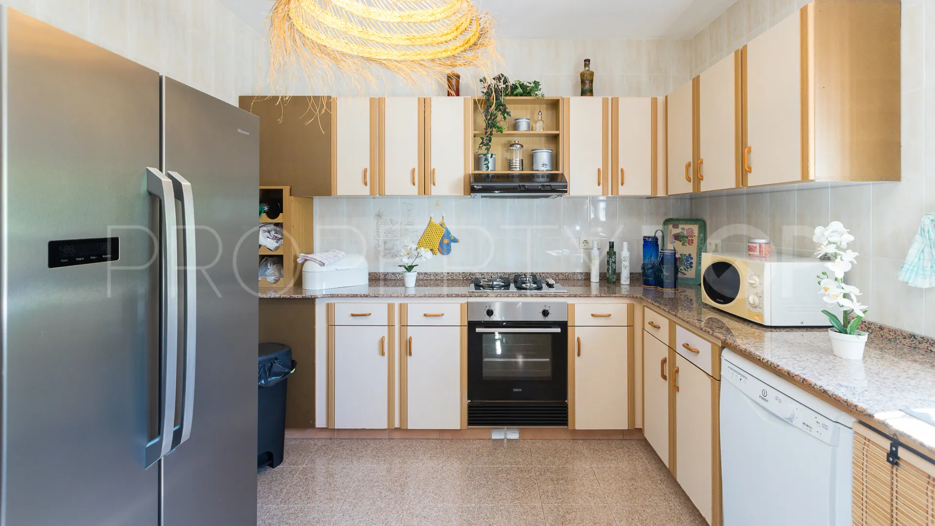 Buy villa in Pinosol with 3 bedrooms