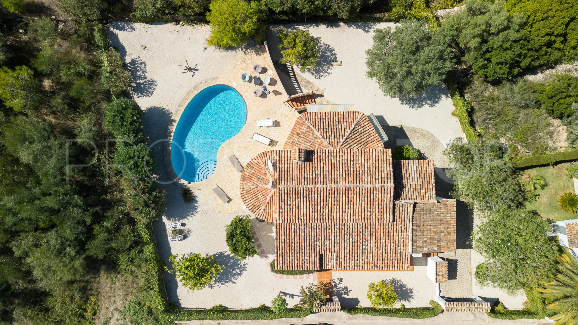 Buy villa in Pinosol with 3 bedrooms