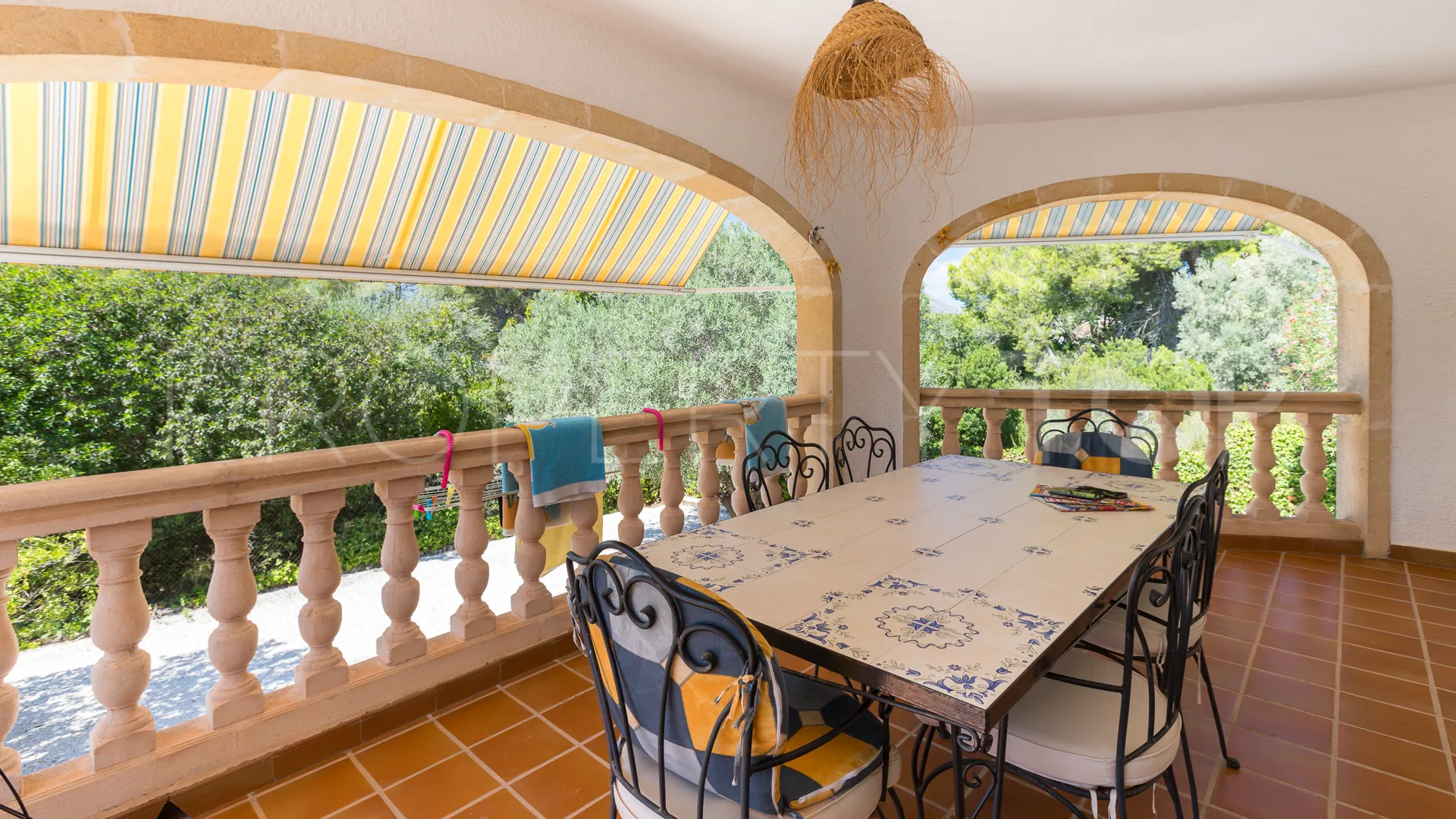 Buy villa in Pinosol with 3 bedrooms