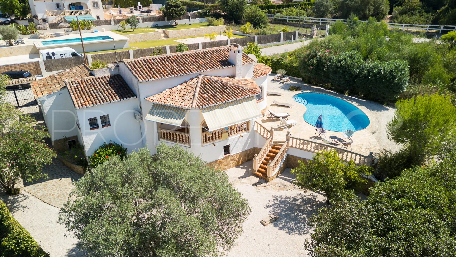 Buy villa in Pinosol with 3 bedrooms