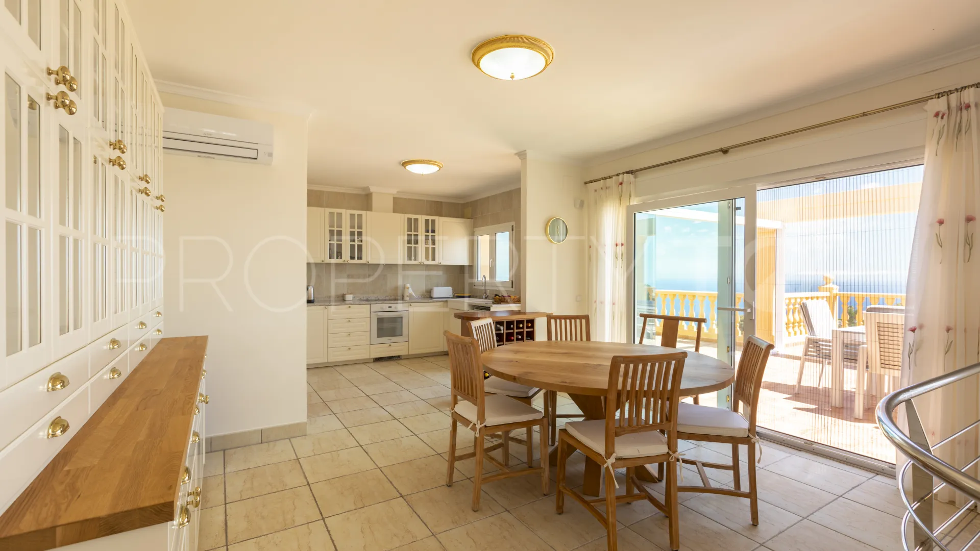 Villa a la venta en Balcon al Mar de 4 dormitorios