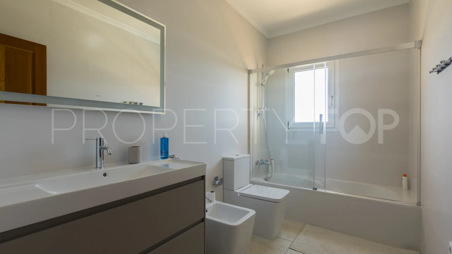 Villa a la venta en Balcon al Mar de 4 dormitorios