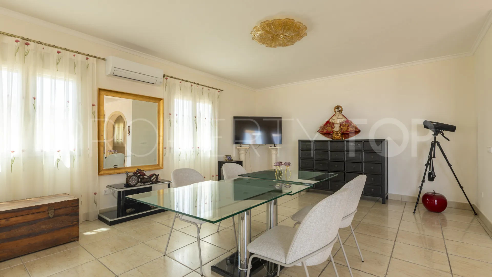 Villa a la venta en Balcon al Mar de 4 dormitorios