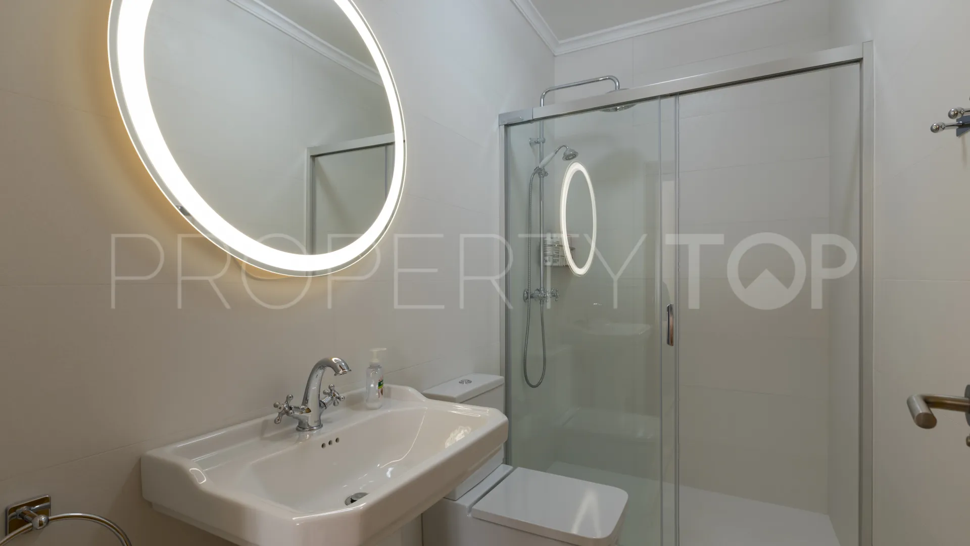 Villa a la venta en Balcon al Mar de 4 dormitorios