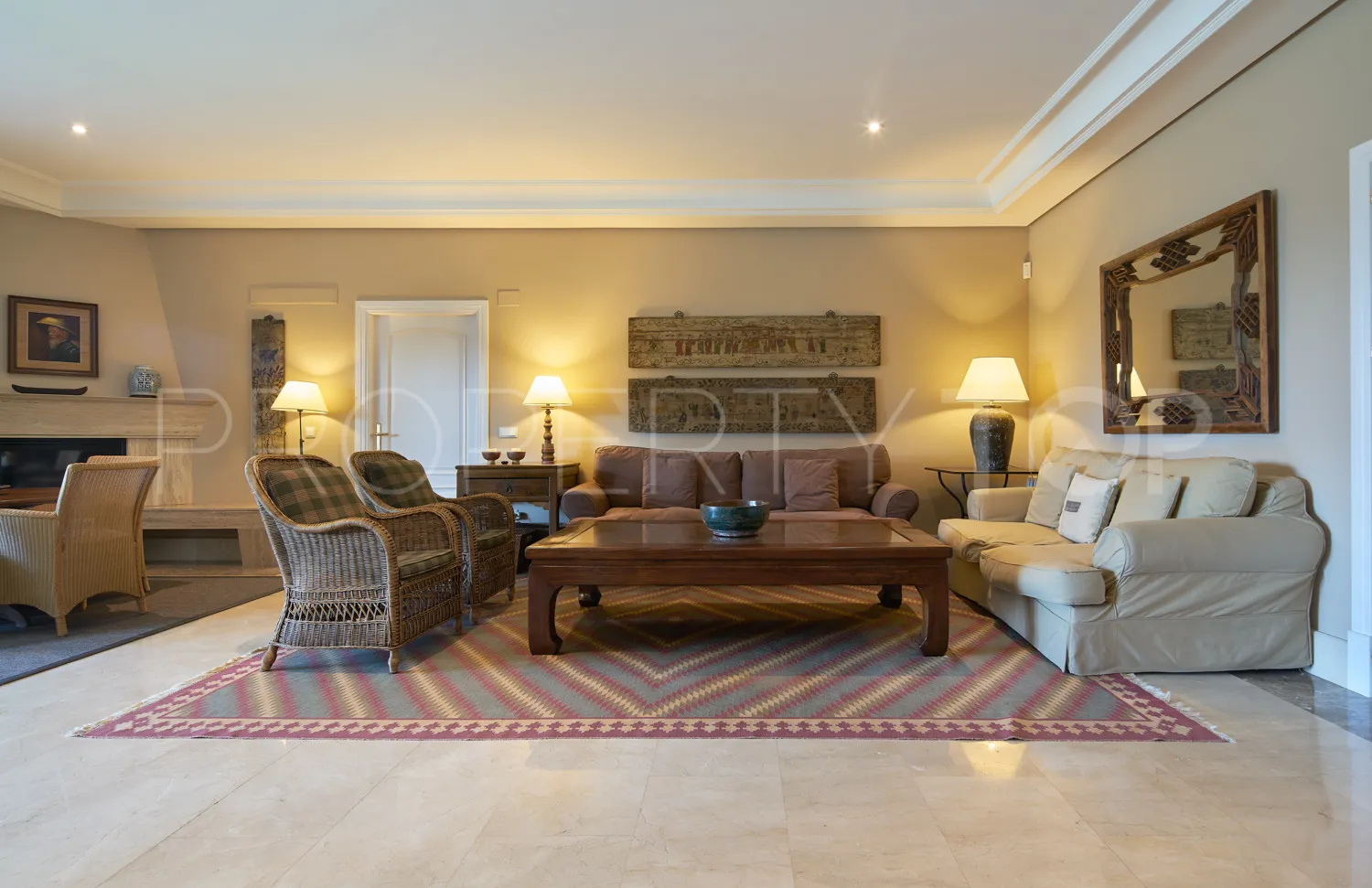 8 bedrooms Las Rozas villa for sale
