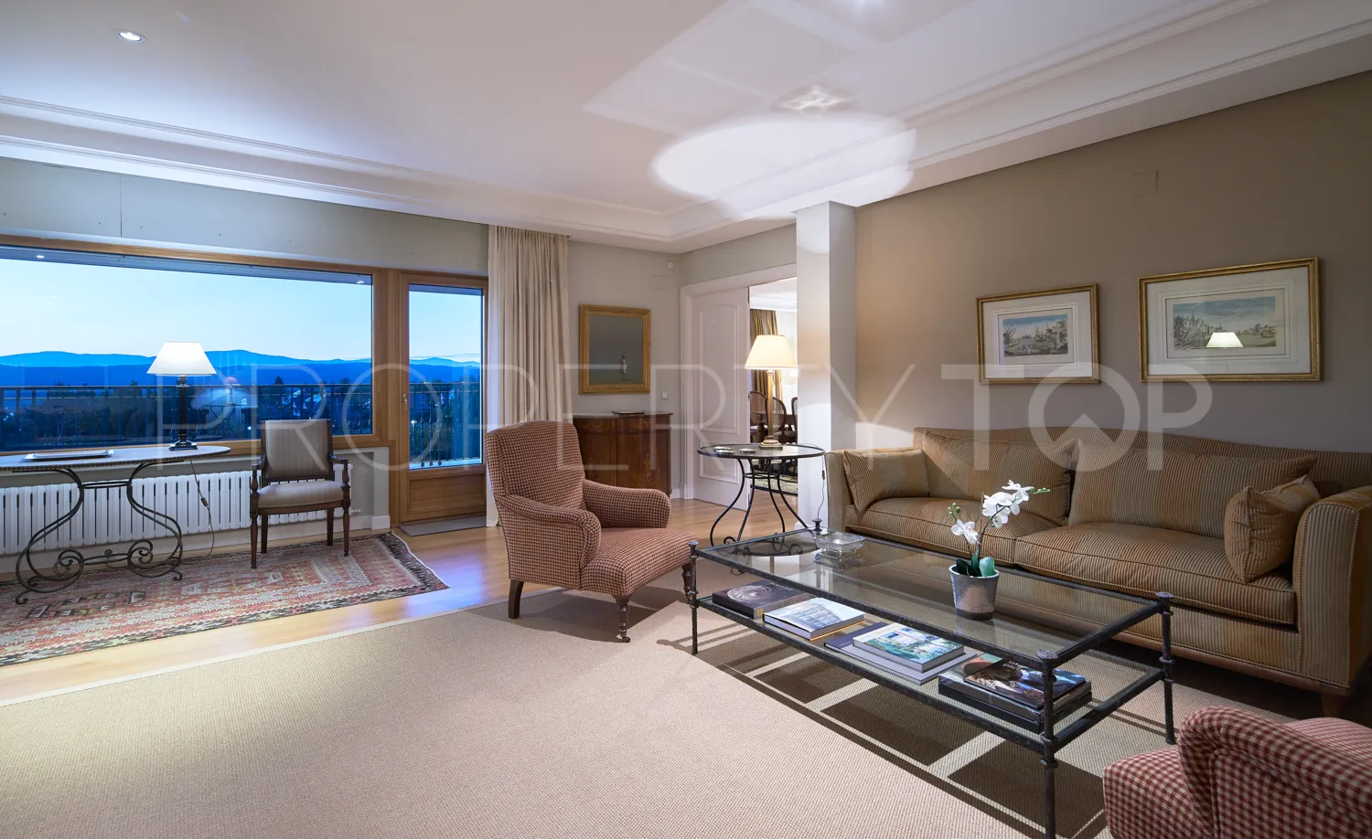 8 bedrooms Las Rozas villa for sale