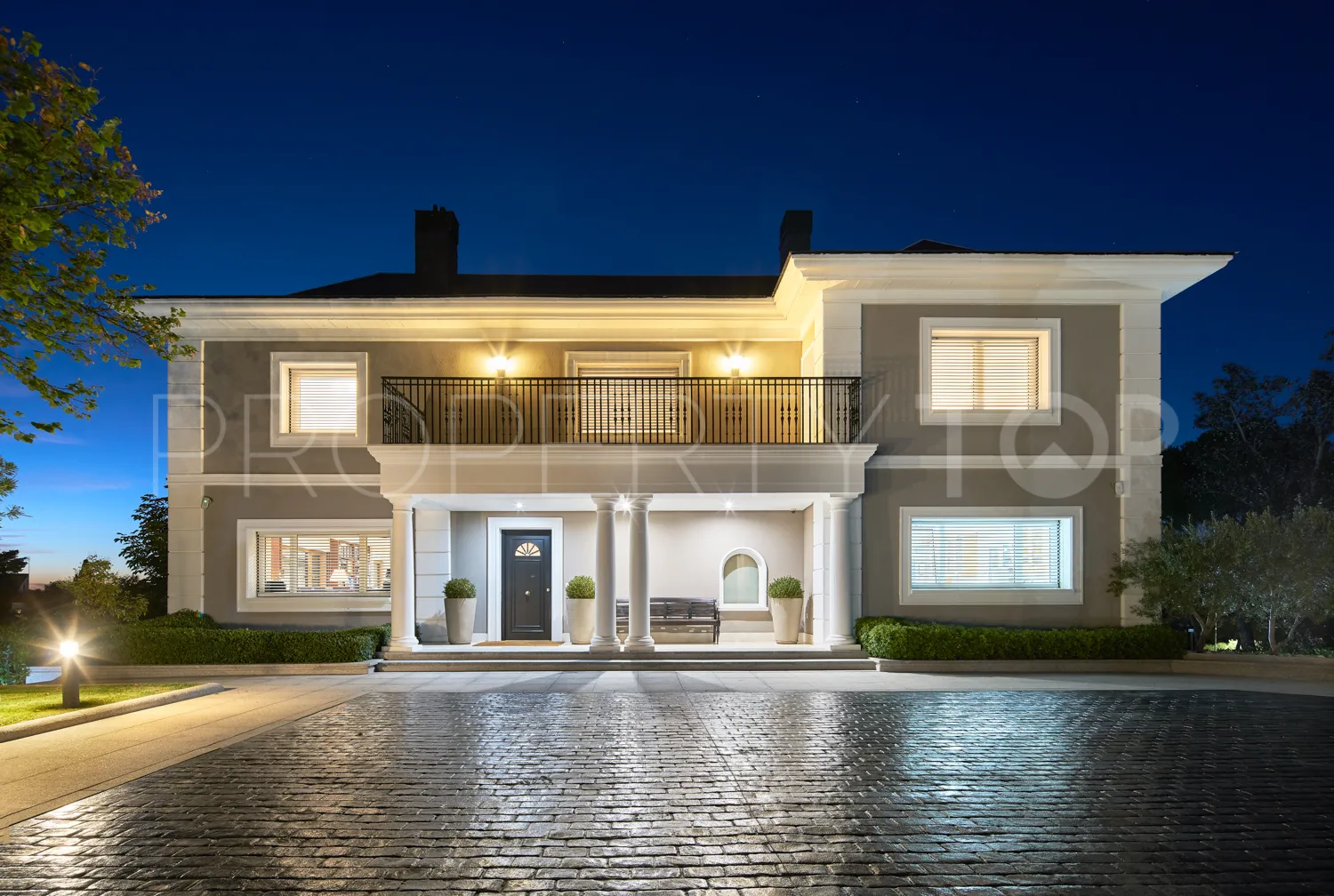 8 bedrooms Las Rozas villa for sale