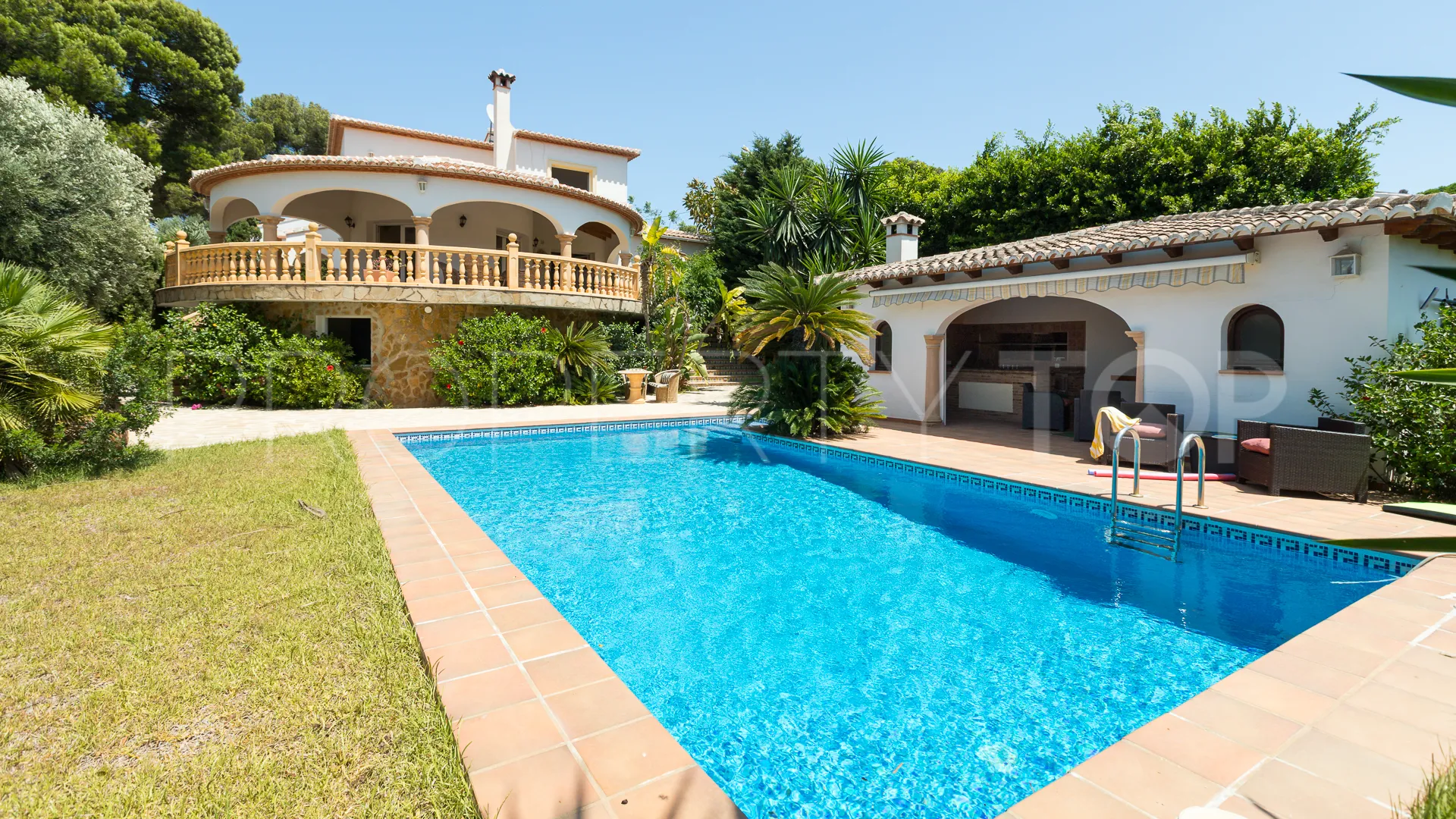 Se vende villa con 4 dormitorios en Portichol