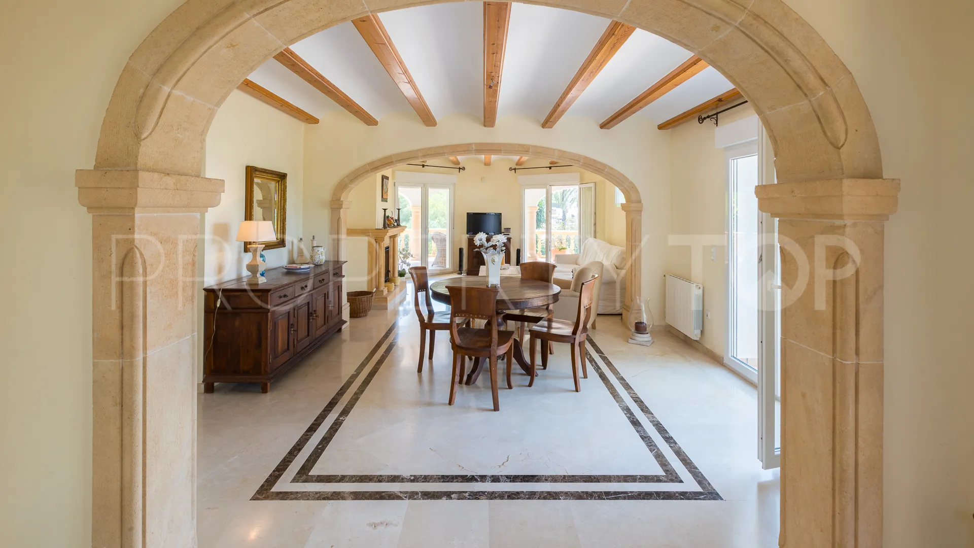 Se vende villa con 4 dormitorios en Portichol