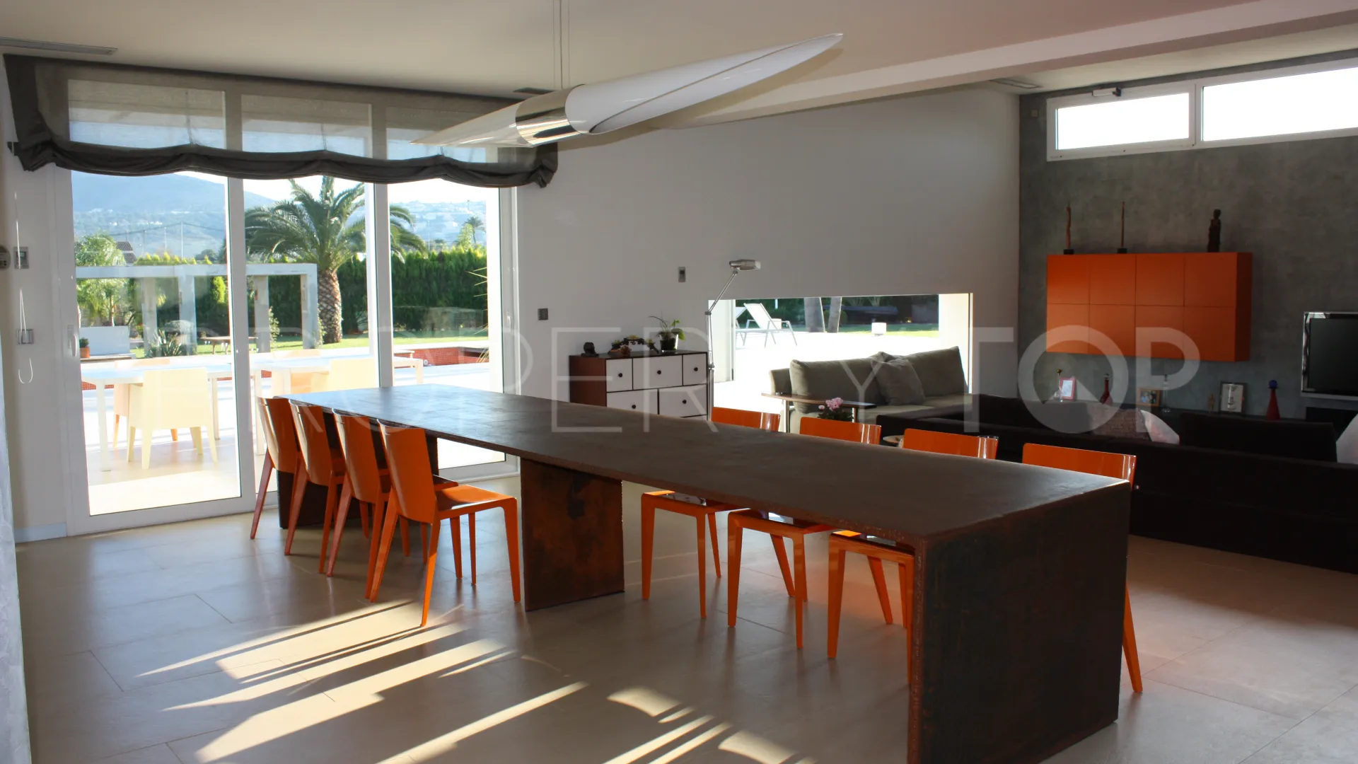 Villa a la venta con 3 dormitorios en Denia