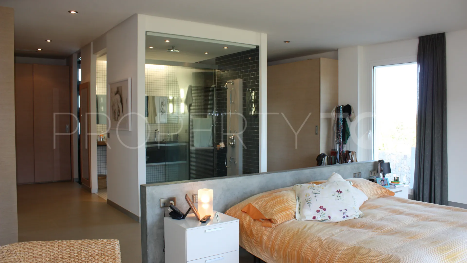 Villa a la venta con 3 dormitorios en Denia