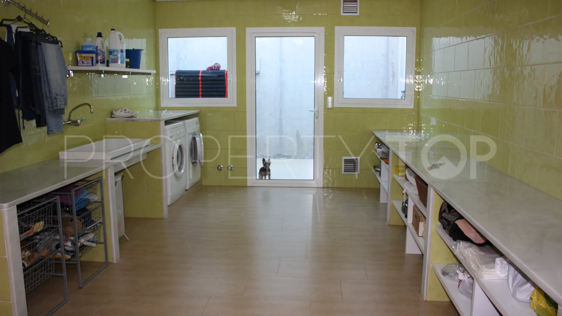 Villa a la venta con 3 dormitorios en Denia