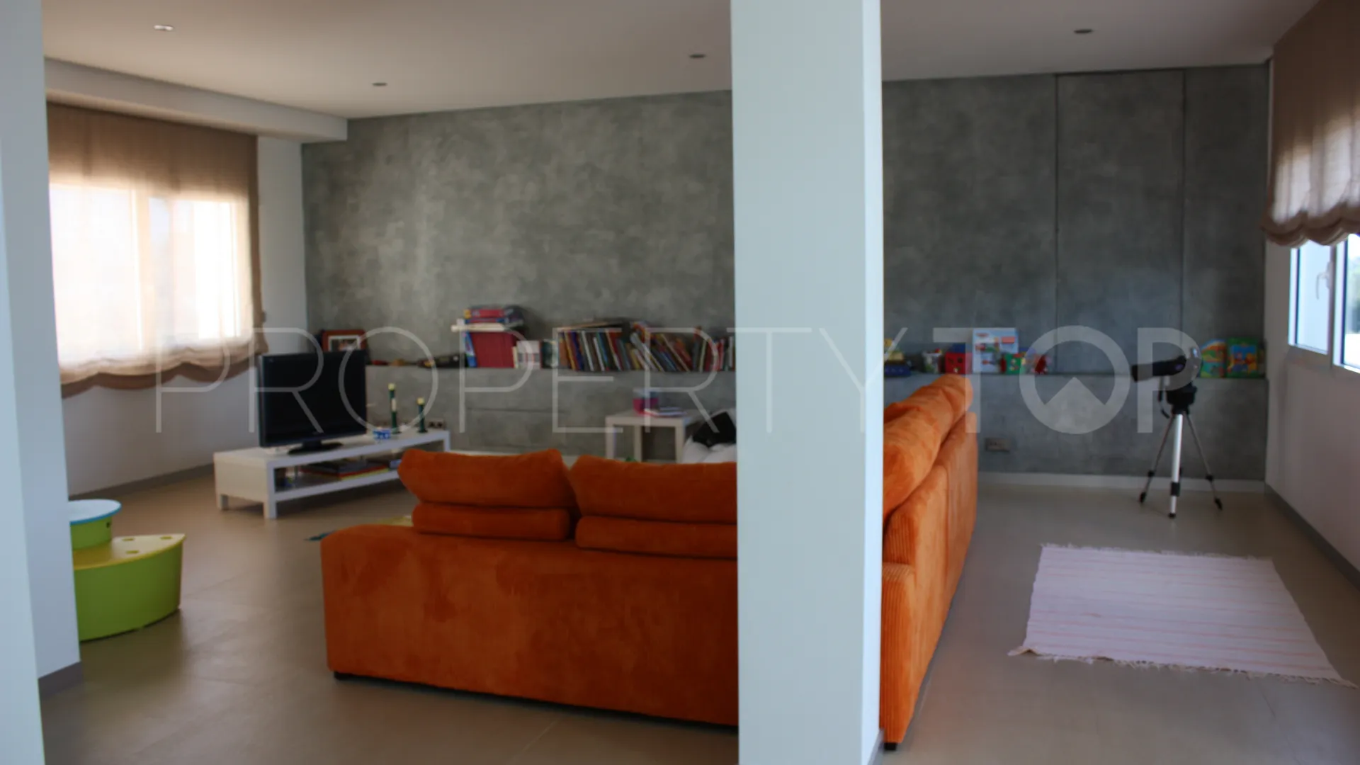 Villa a la venta con 3 dormitorios en Denia