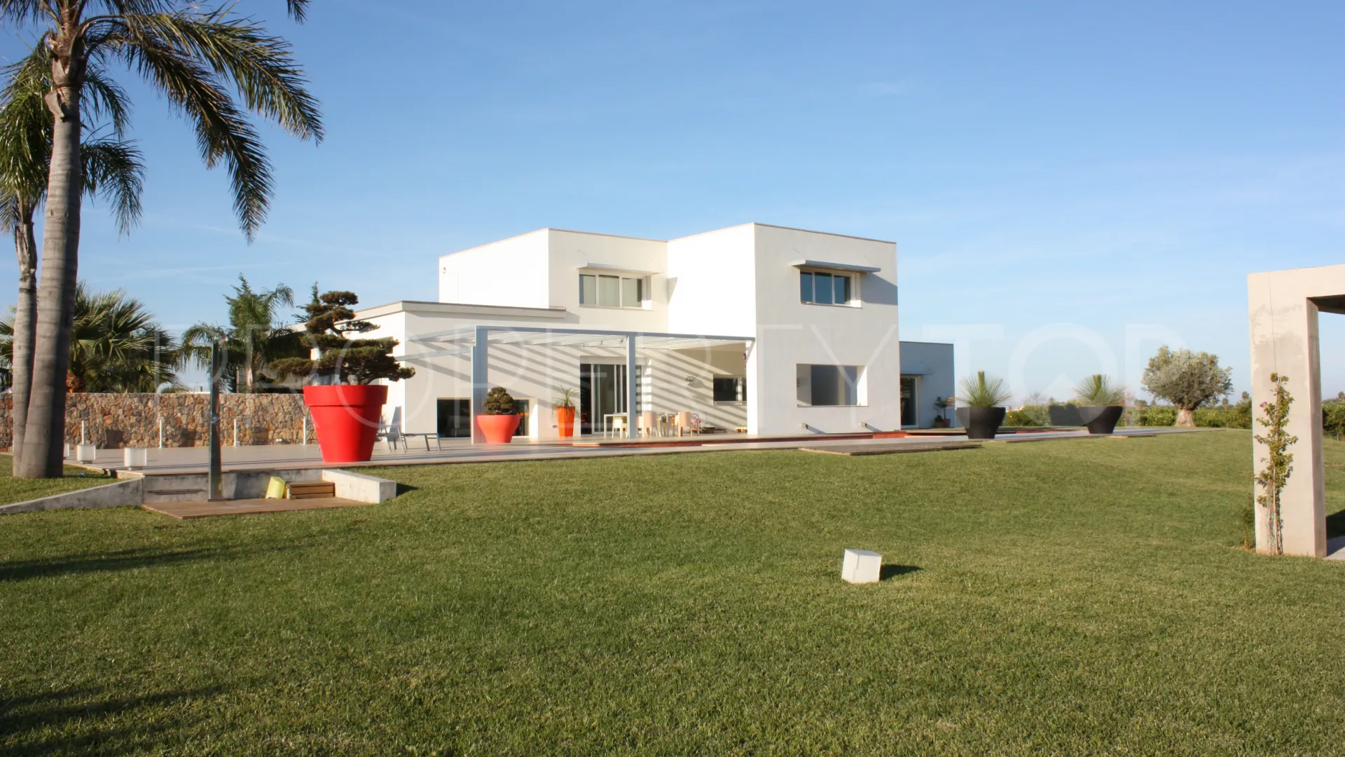 Villa a la venta con 3 dormitorios en Denia
