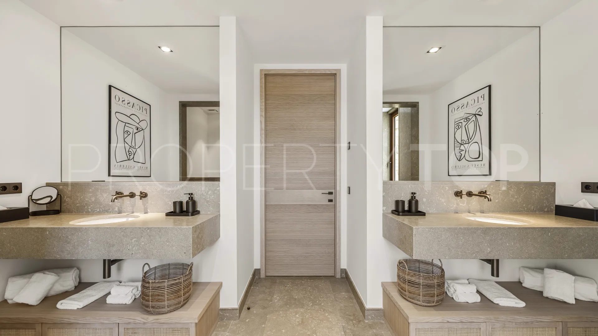 Apartment in Finca Cortesin for sale
