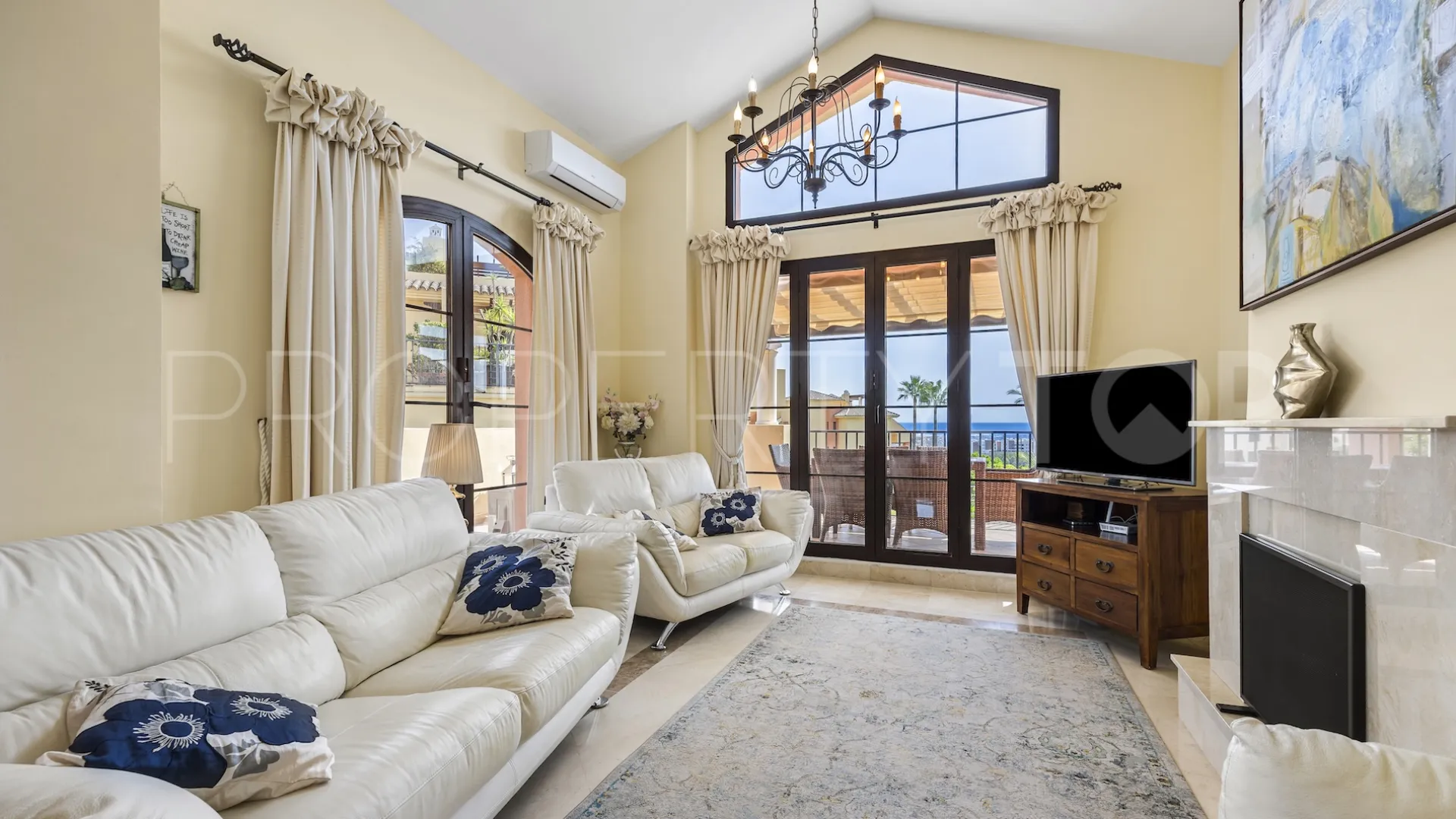 For sale 3 bedrooms penthouse in Los Arqueros