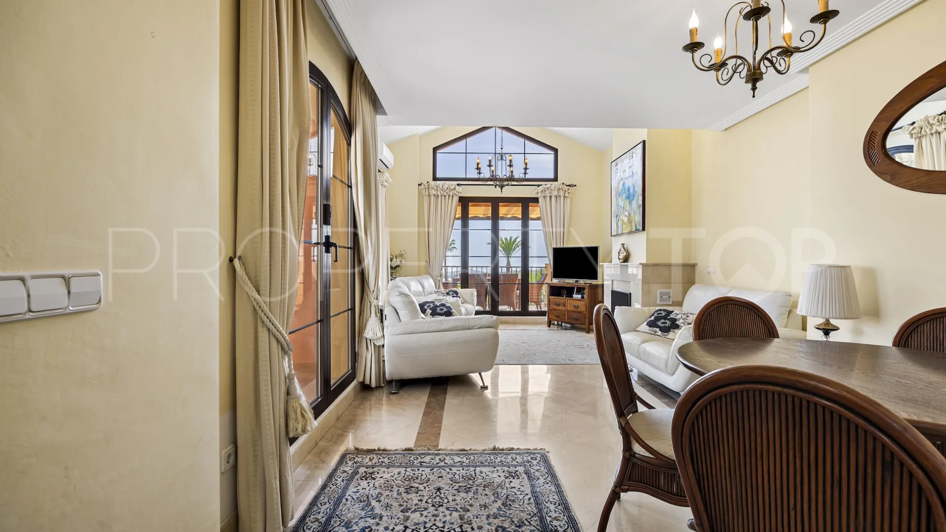For sale 3 bedrooms penthouse in Los Arqueros